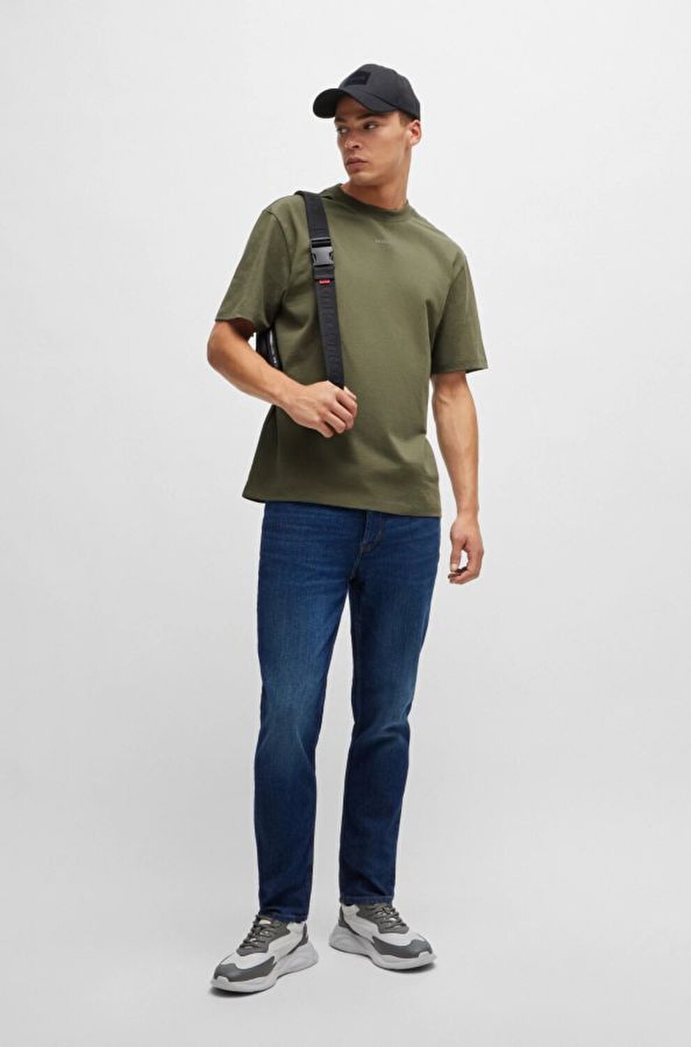 T-SHIRT