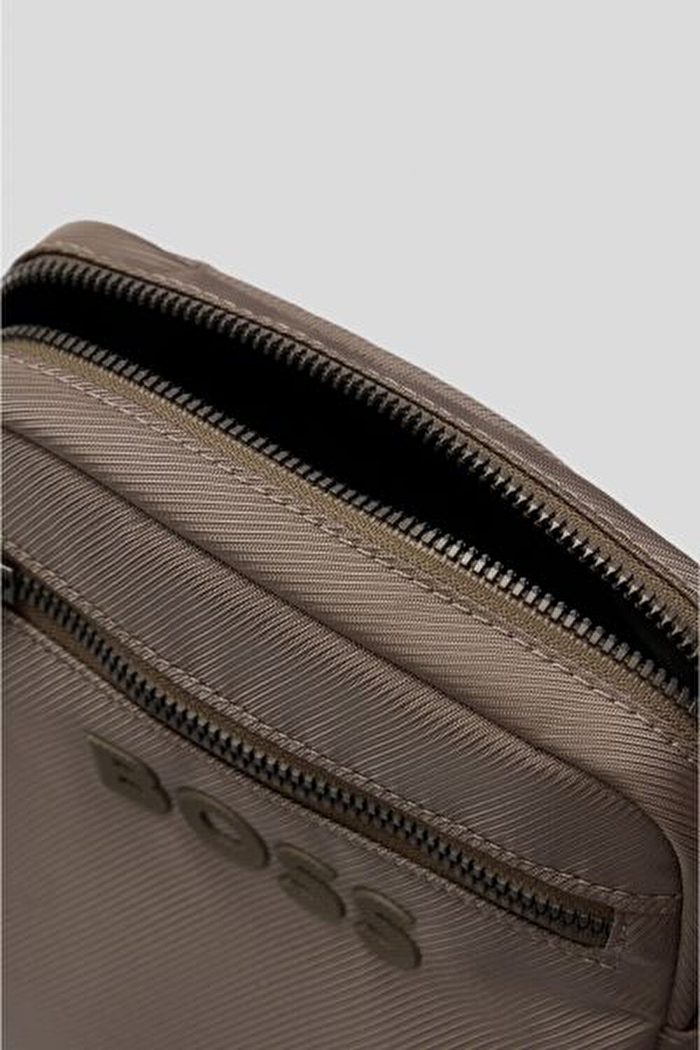 CROSSBODY