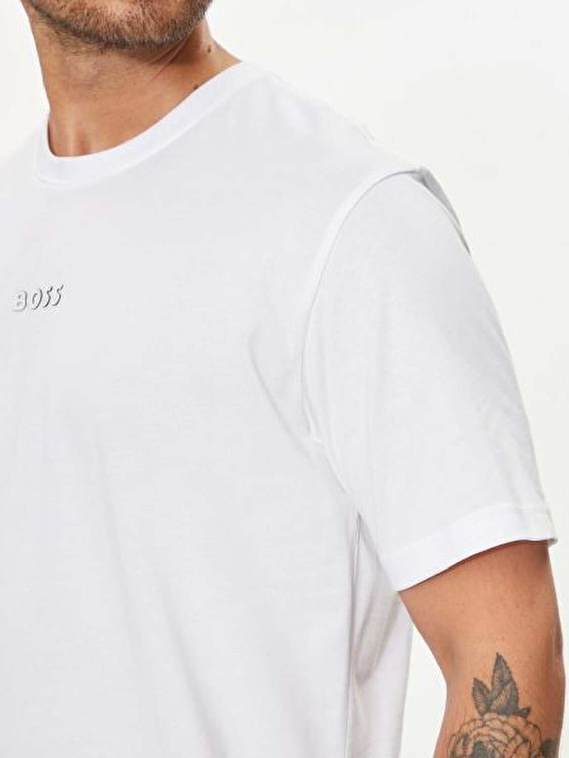 BEYAZ LOGOLU ERKEK T-SHIRT