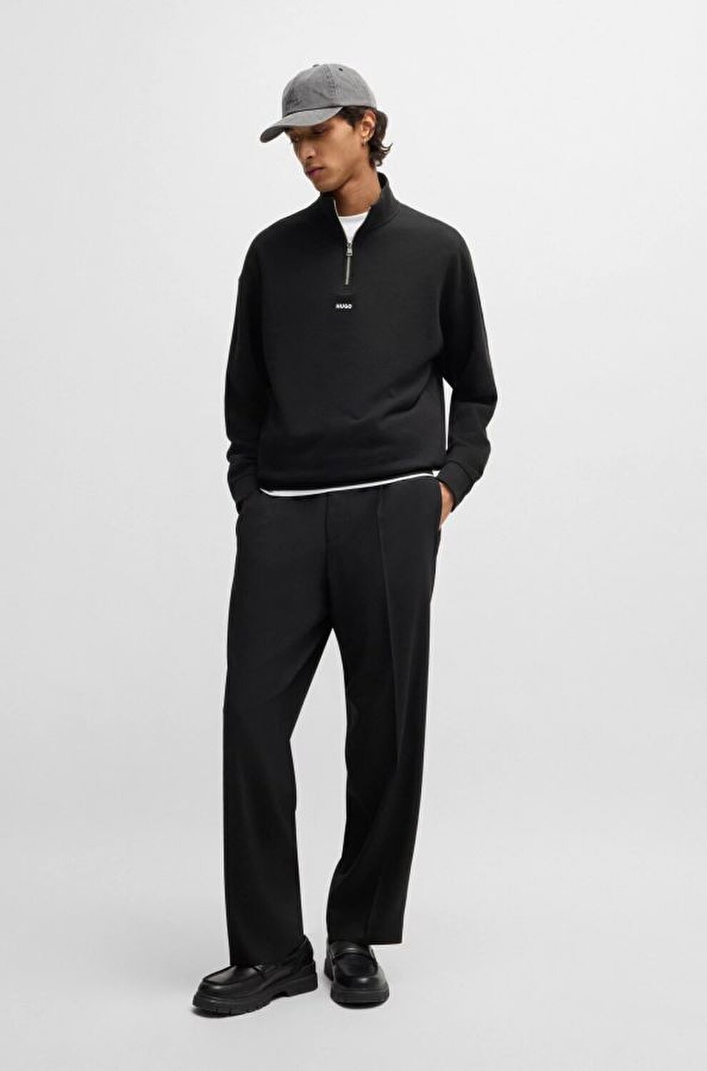 SWEATSHIRT