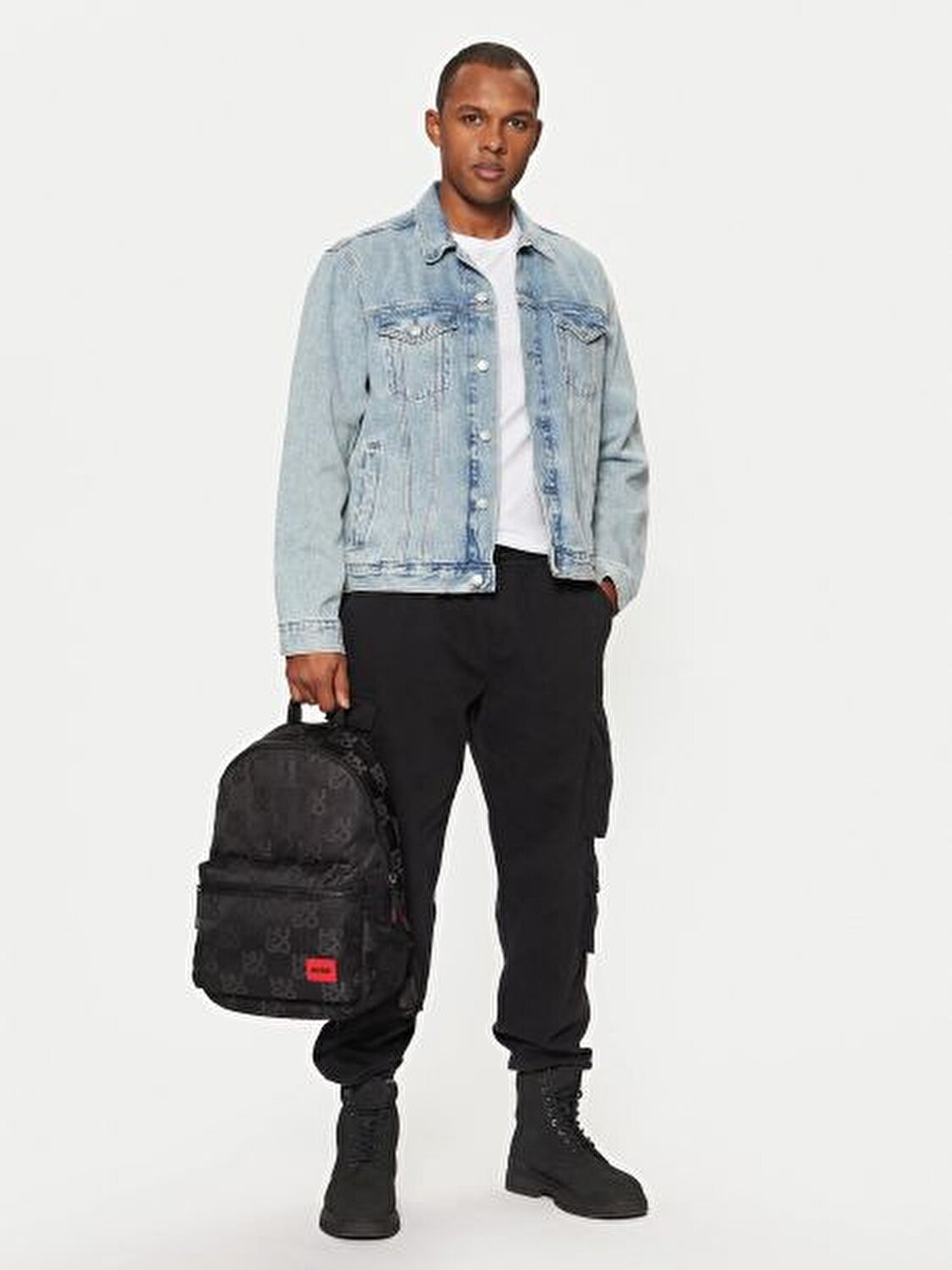 BACKPACK_MAN