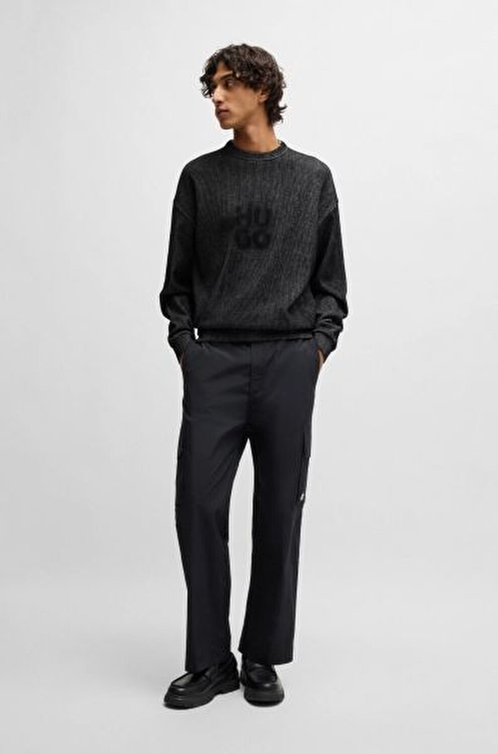 SWEATSHIRT