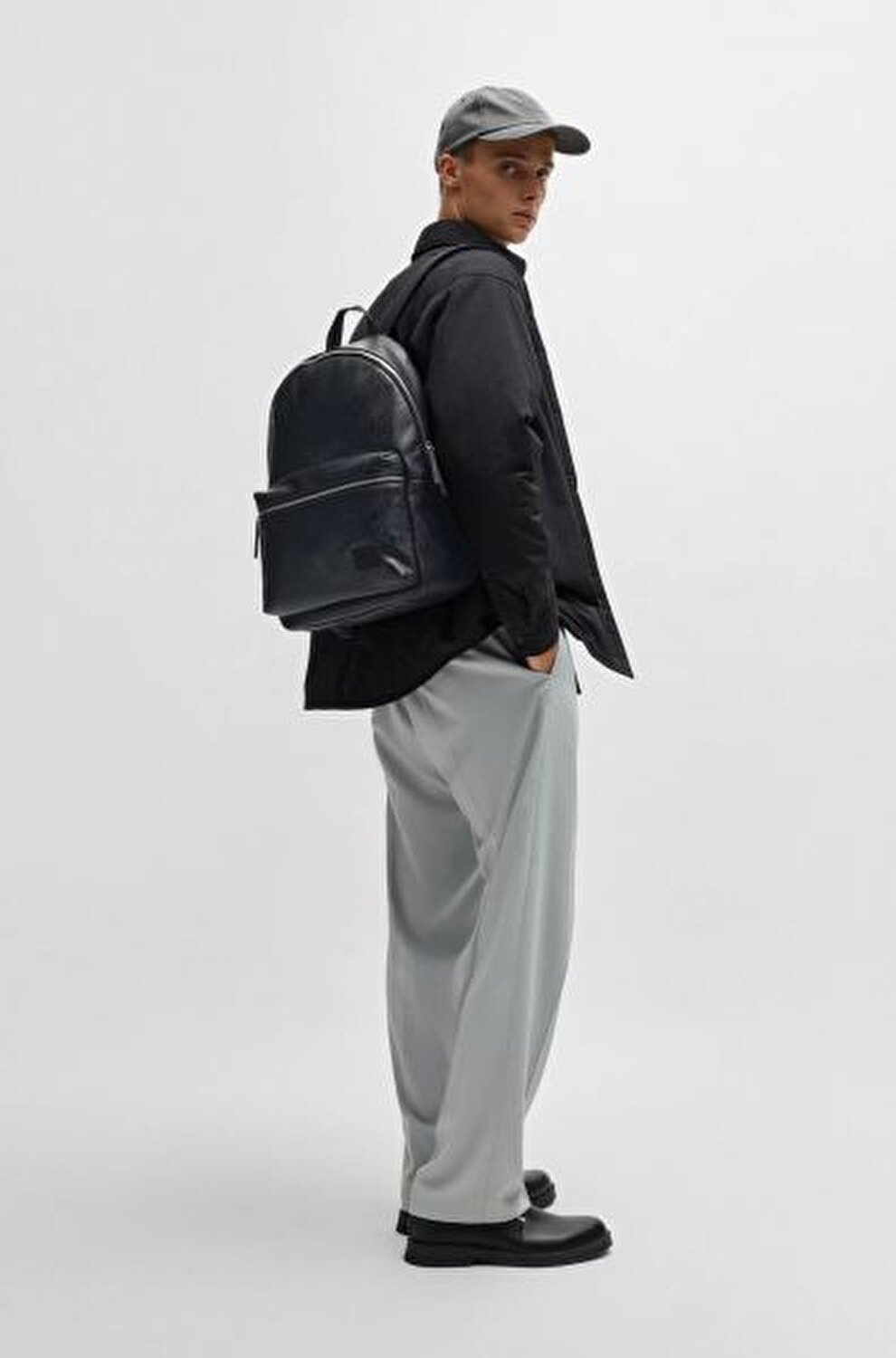 BACKPACK_MAN
