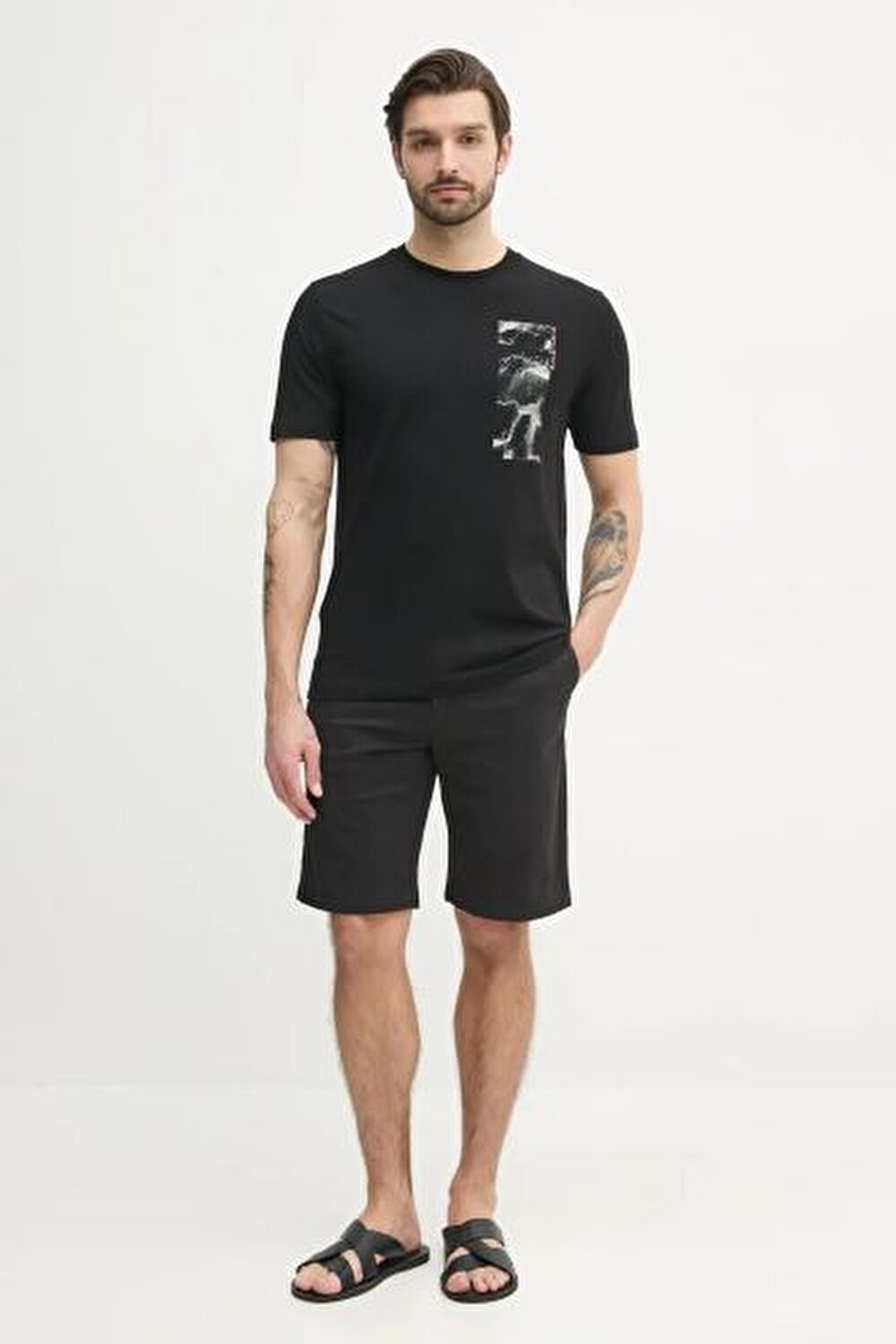 T-SHIRT