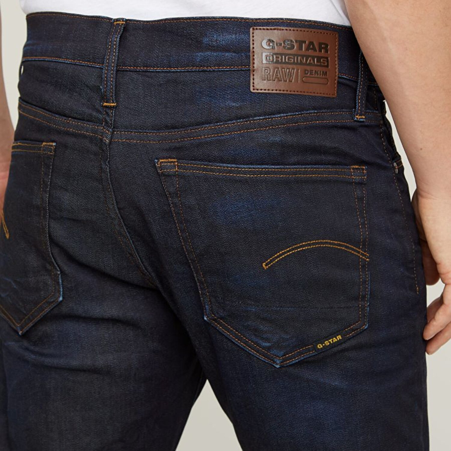 3301 Regular Tapered