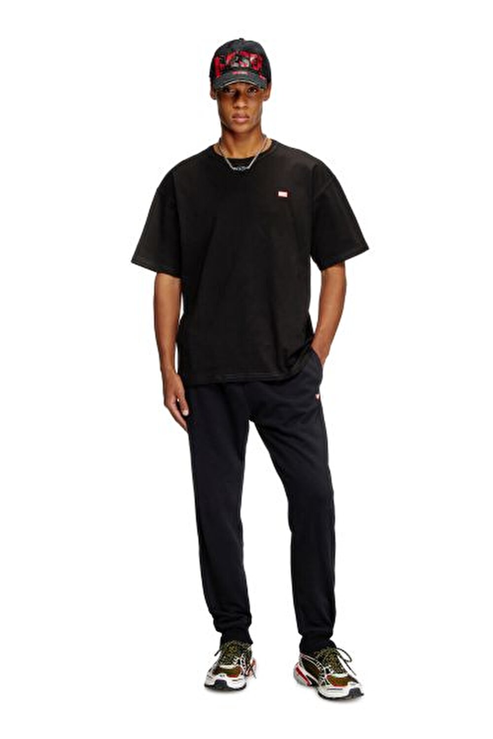 SİYAH LOGOLU ERKEK T-SHIRT