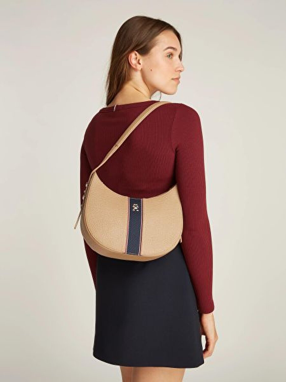 TH LEGACY SHOULDER BAG