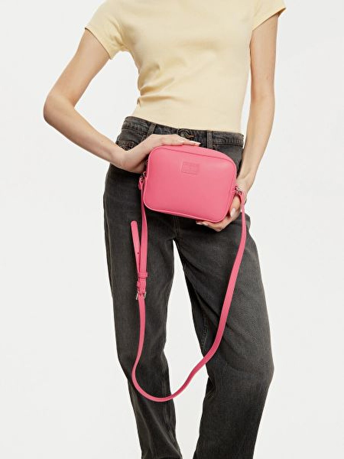 TJW ESS MUST CAMERA BAG