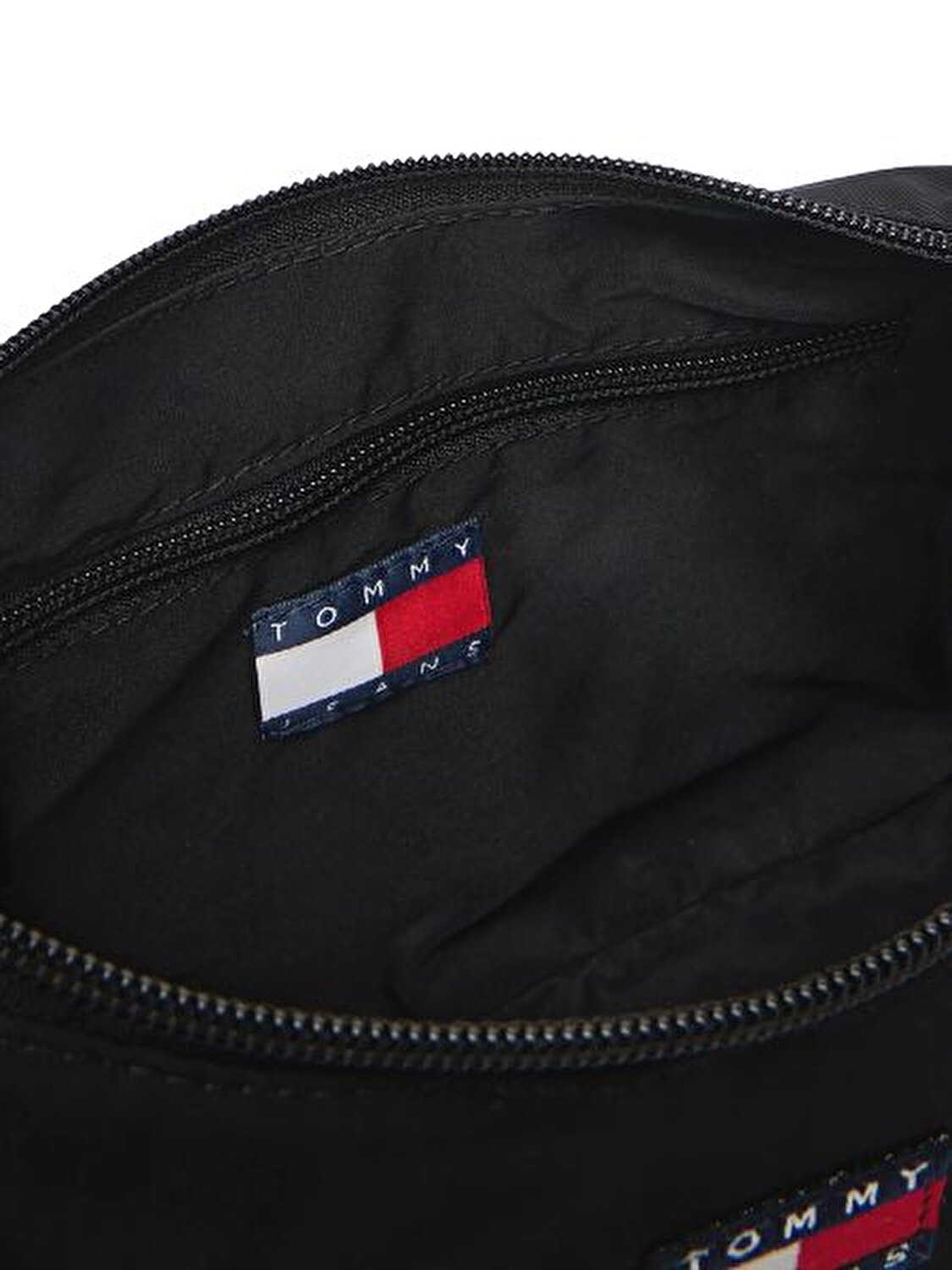 TJW ESS DAILY SHOULDER BAG