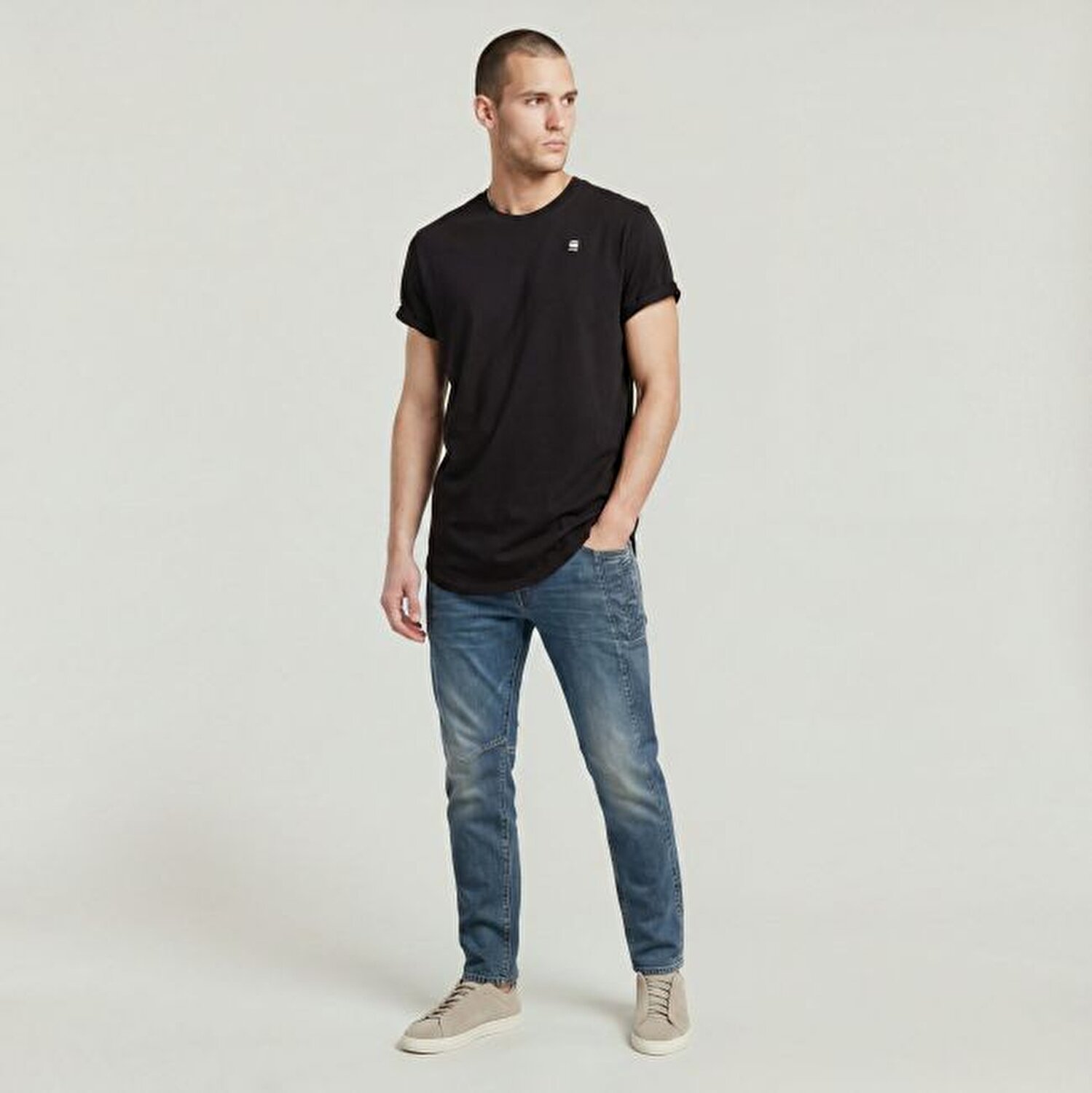SİYAH LOGOLU ERKEK T-SHIRT