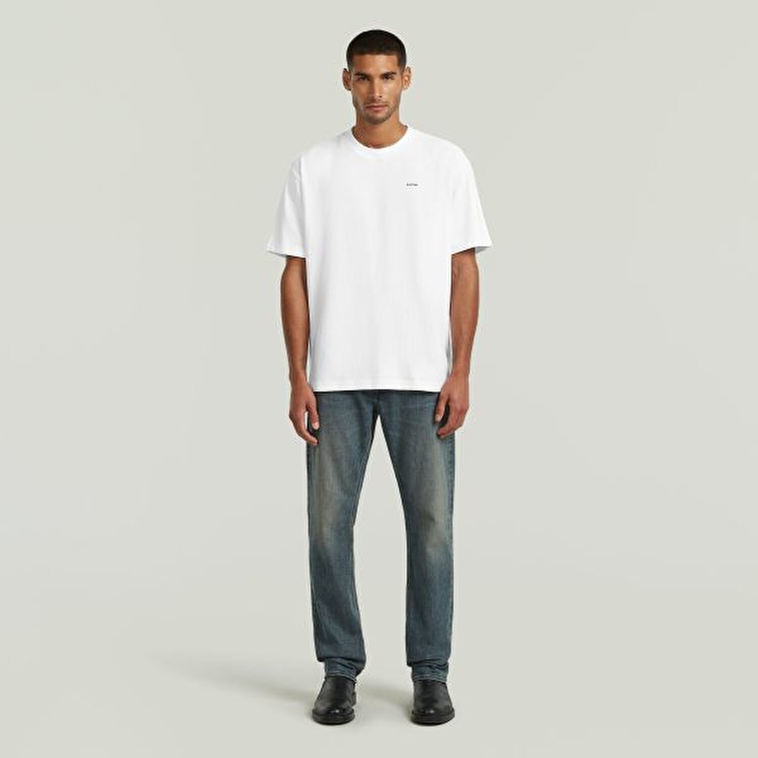 BEYAZ LOGOLU ERKEK T-SHIRT