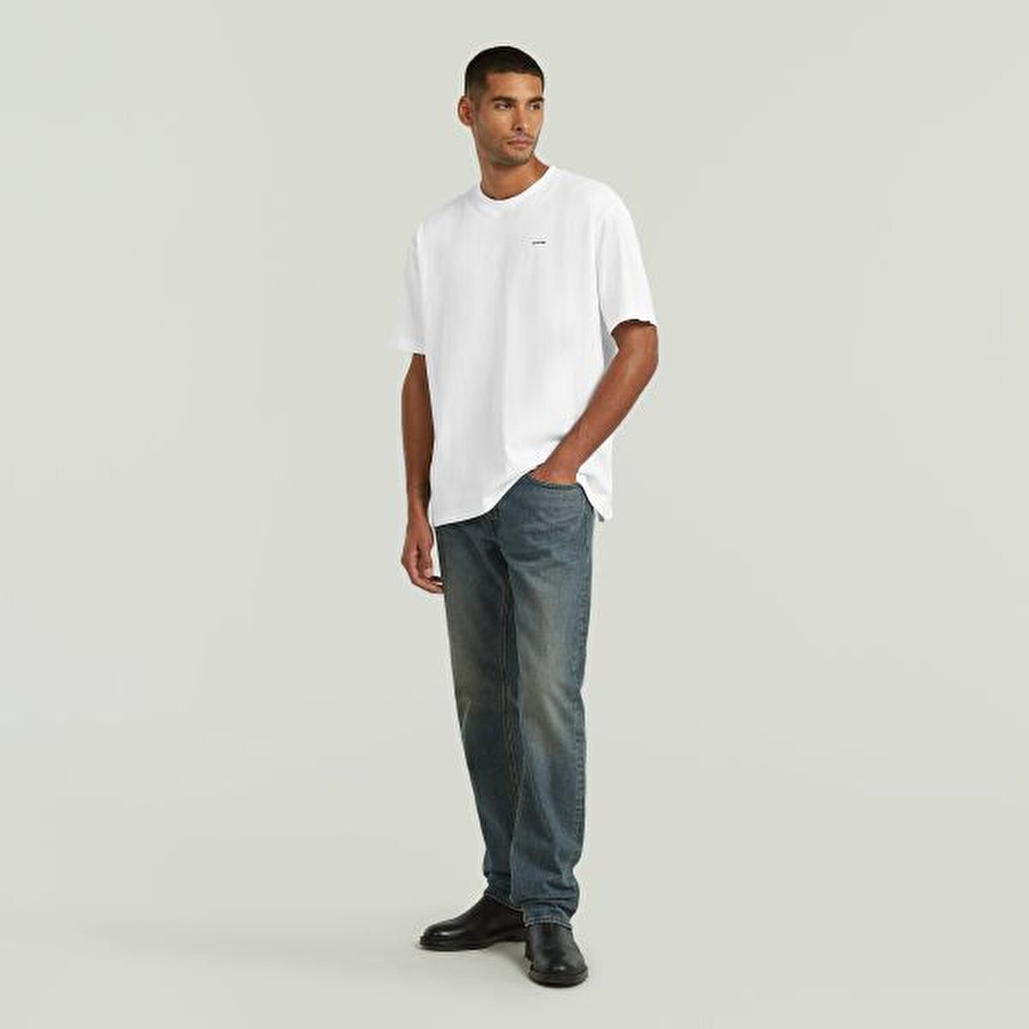 BEYAZ LOGOLU ERKEK T-SHIRT