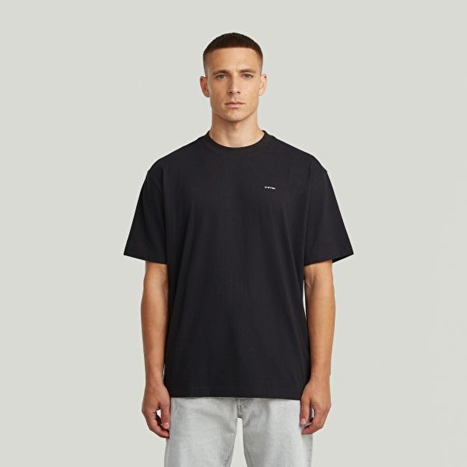 SİYAH LOGOLU ERKEK T-SHIRT
