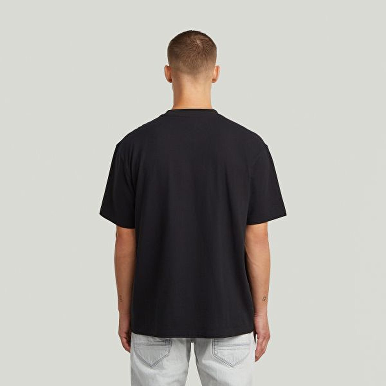 SİYAH LOGOLU ERKEK T-SHIRT