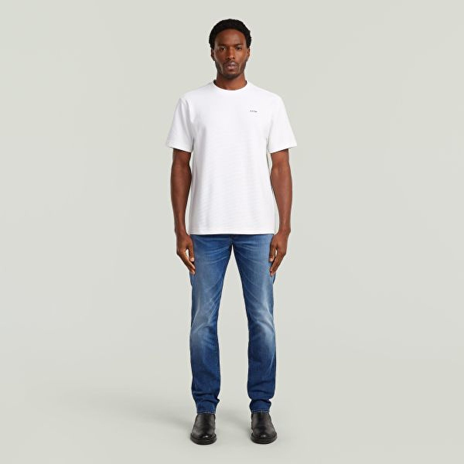 BEYAZ LOGOLU ERKEK T-SHIRT