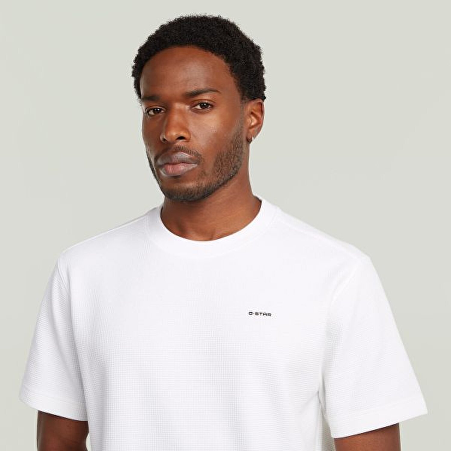 BEYAZ LOGOLU ERKEK T-SHIRT