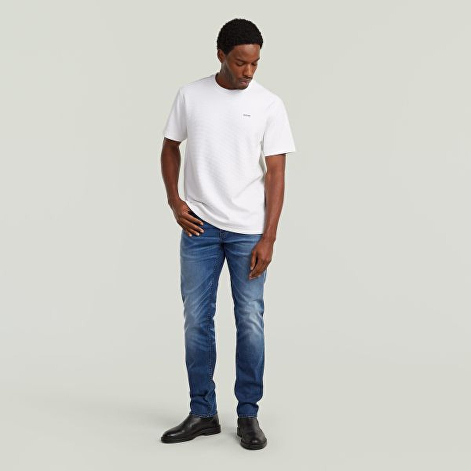 BEYAZ LOGOLU ERKEK T-SHIRT