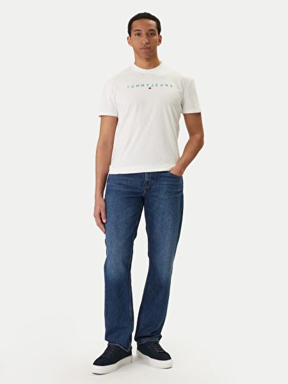 BEYAZ LOGOLU ERKEK T-SHIRT