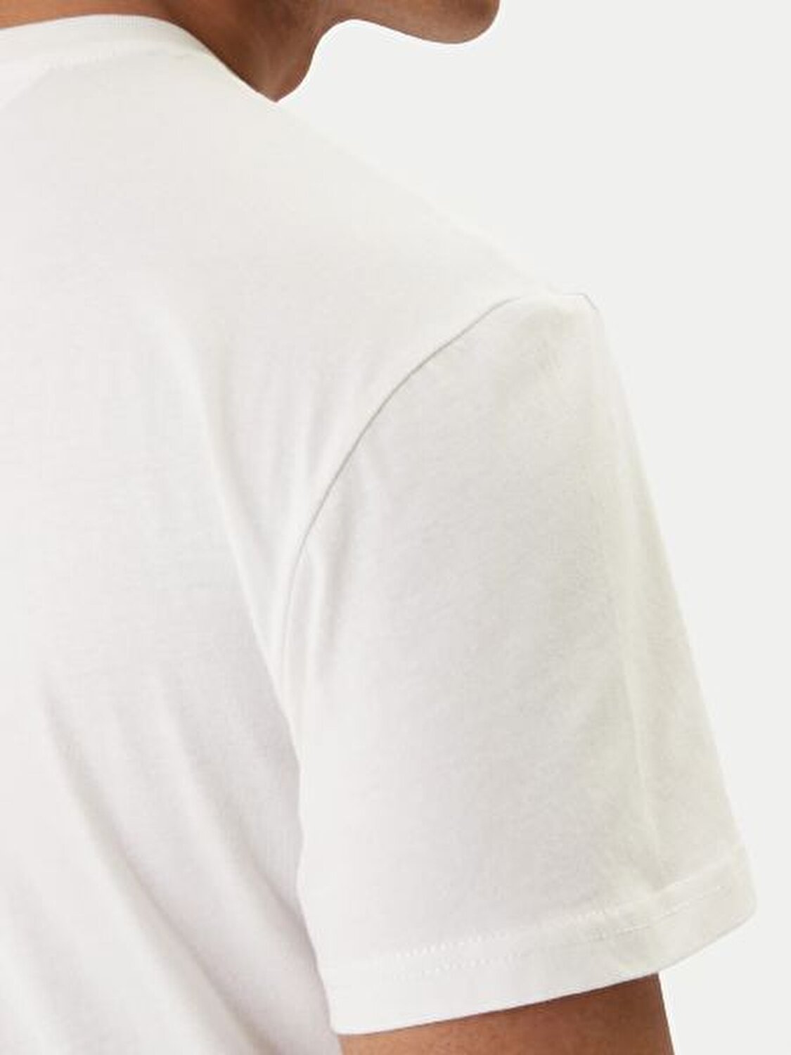 BEYAZ LOGOLU ERKEK T-SHIRT