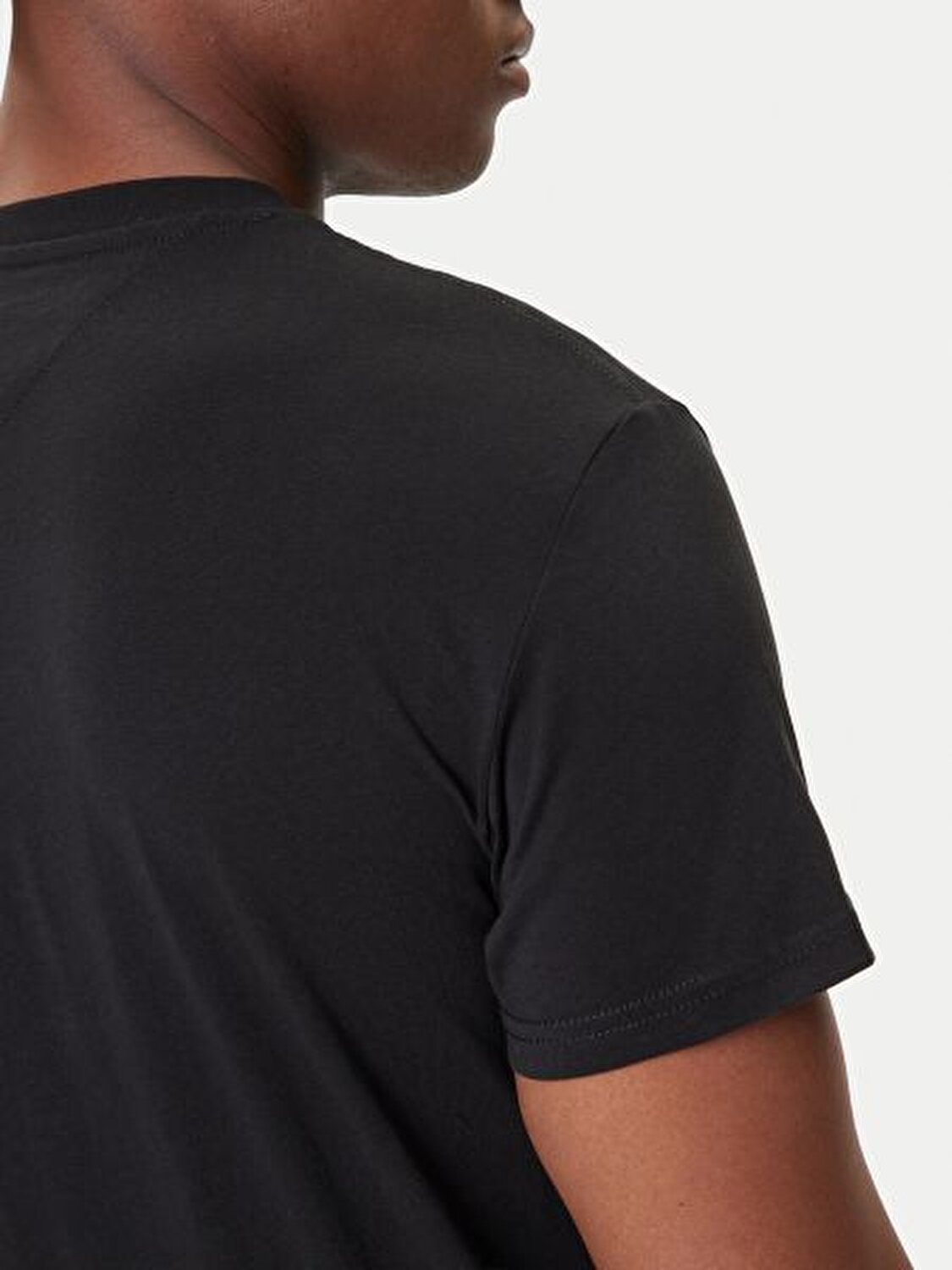 SİYAH LOGOLU ERKEK T-SHIRT