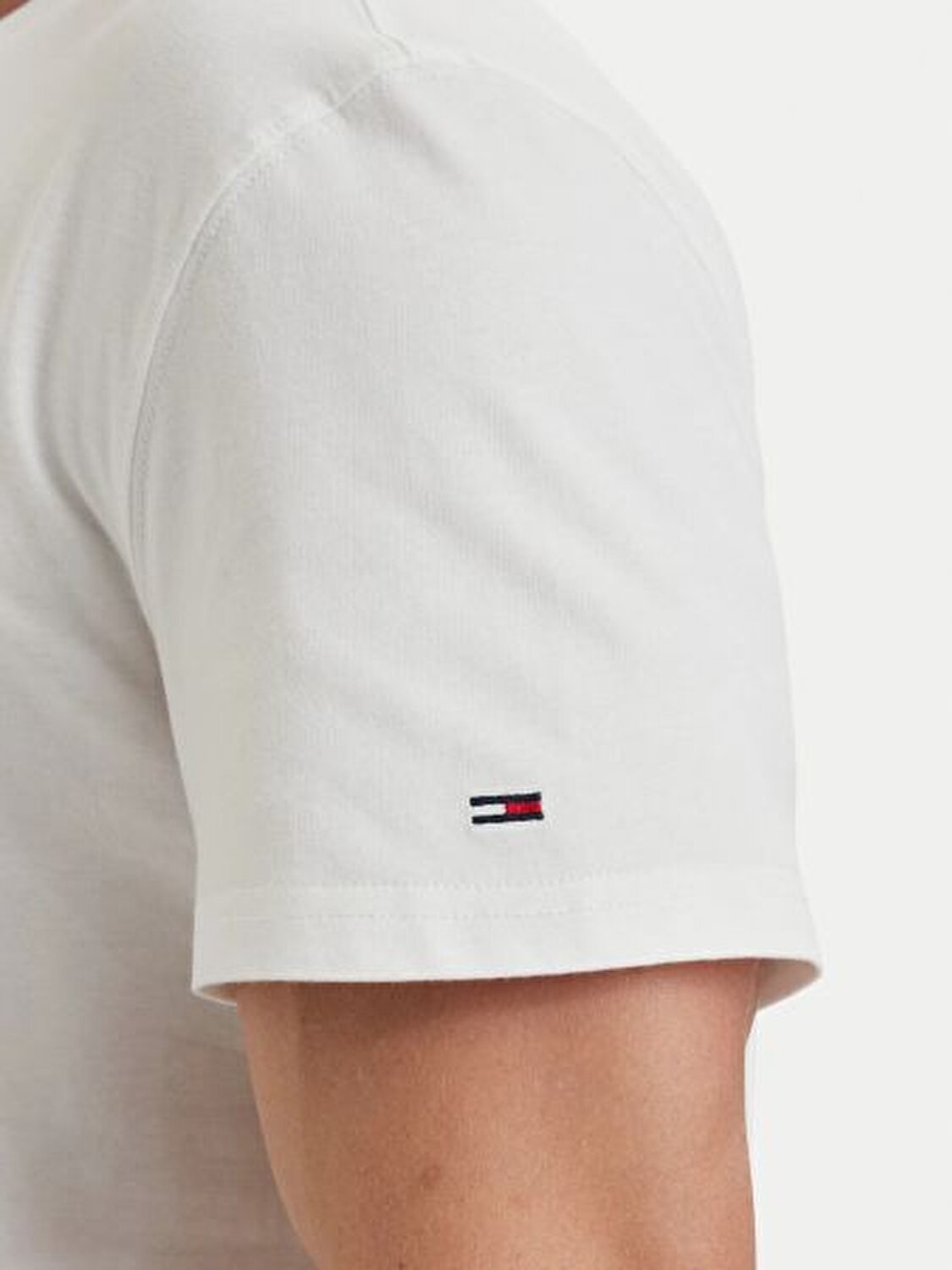 BEYAZ LOGOLU BASKILI ERKEK T-SHIRT