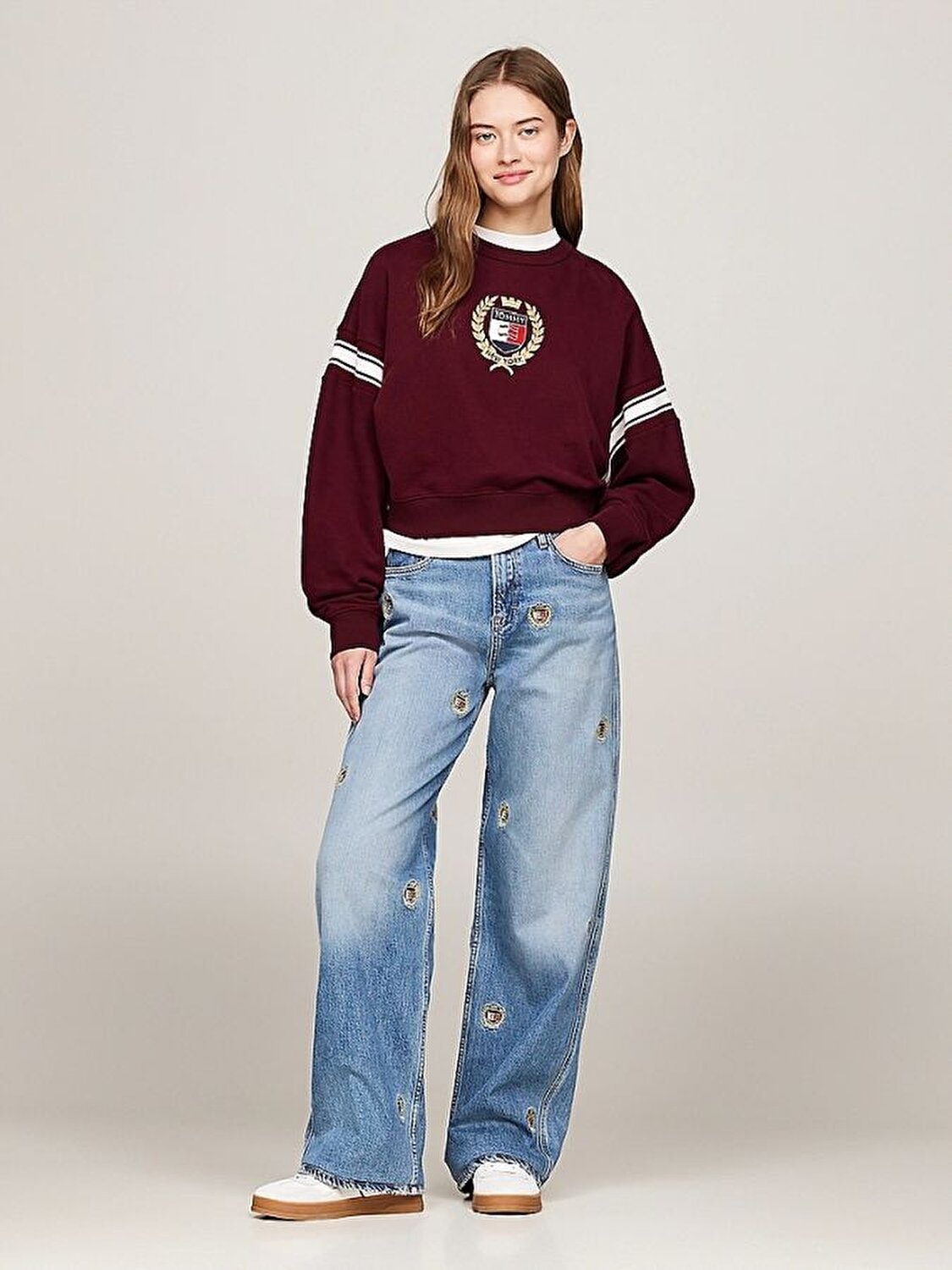 SWEATSHIRT