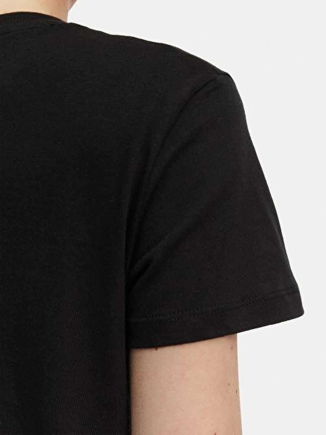 SİYAH LOGOLU KADIN T-SHIRT