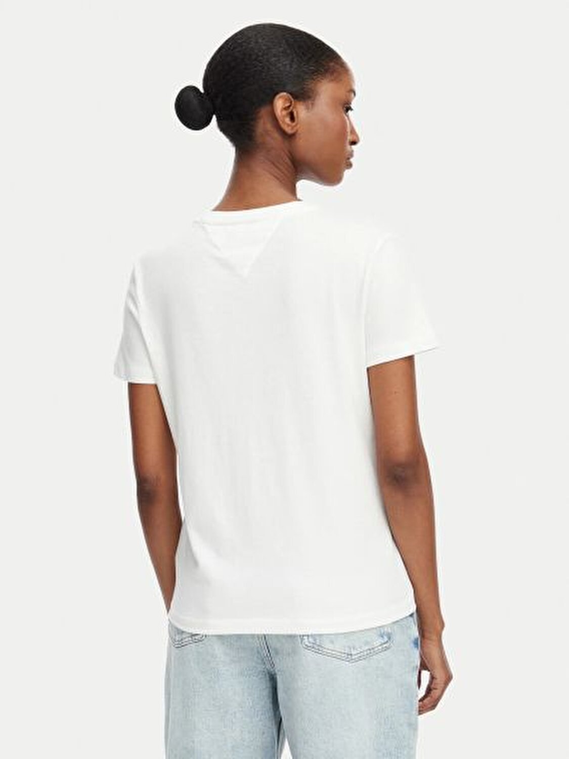 BEYAZ LOGOLU KADIN T-SHIRT