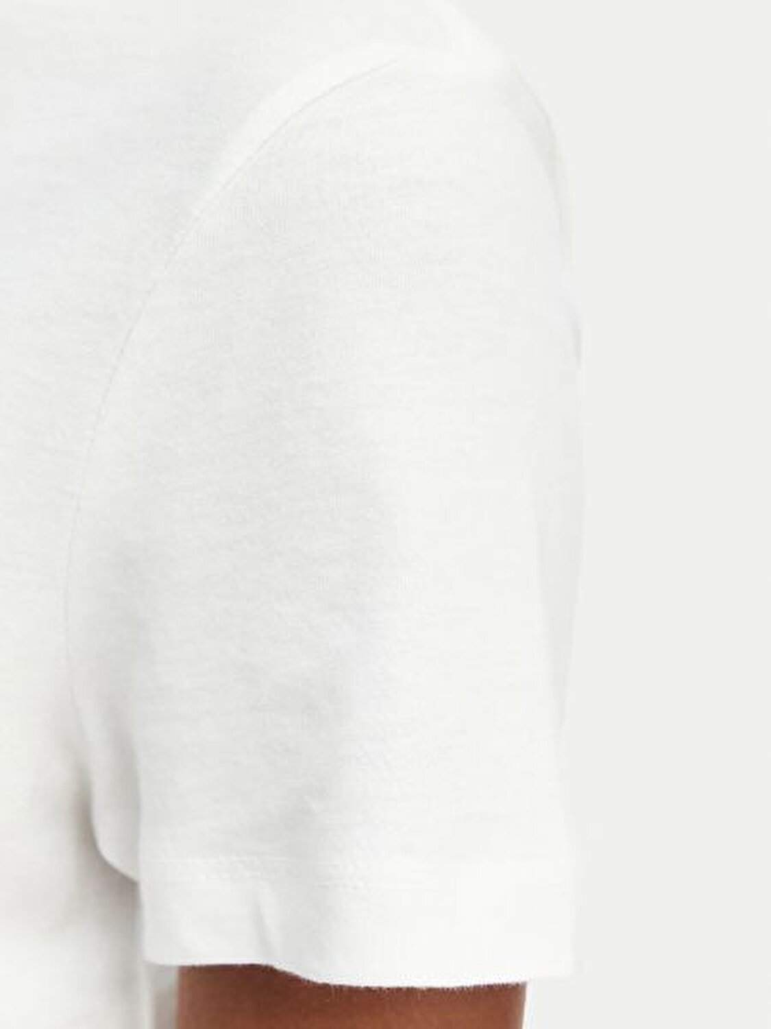 BEYAZ LOGOLU KADIN T-SHIRT