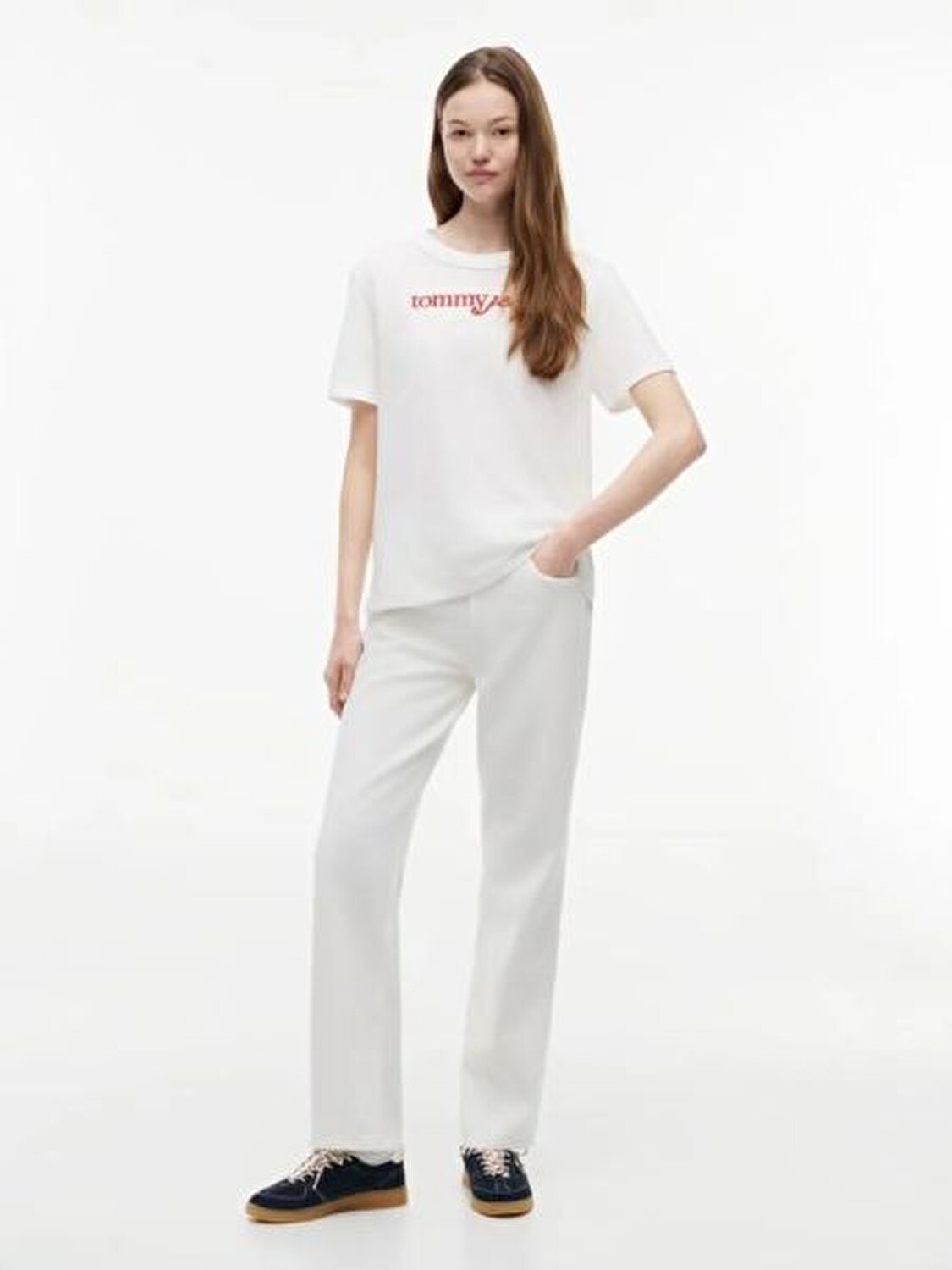 BEYAZ LOGOLU KADIN T-SHIRT