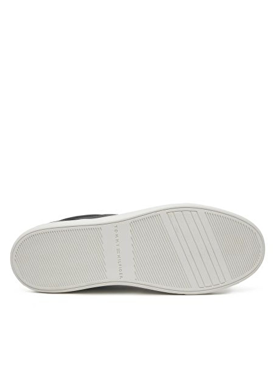 ESSENTIAL CHIC COURT SNEAKER