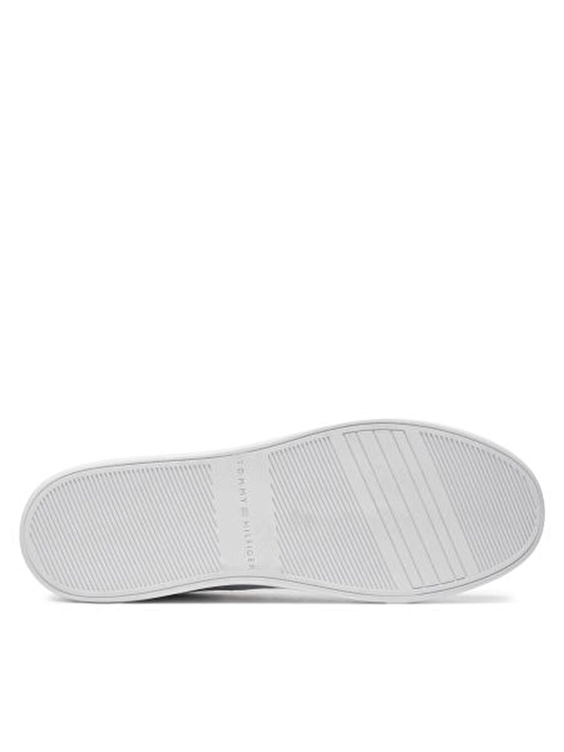 ESSENTIAL CHIC COURT SNEAKER