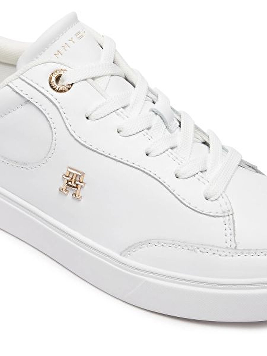 ESSENTIAL CHIC COURT SNEAKER