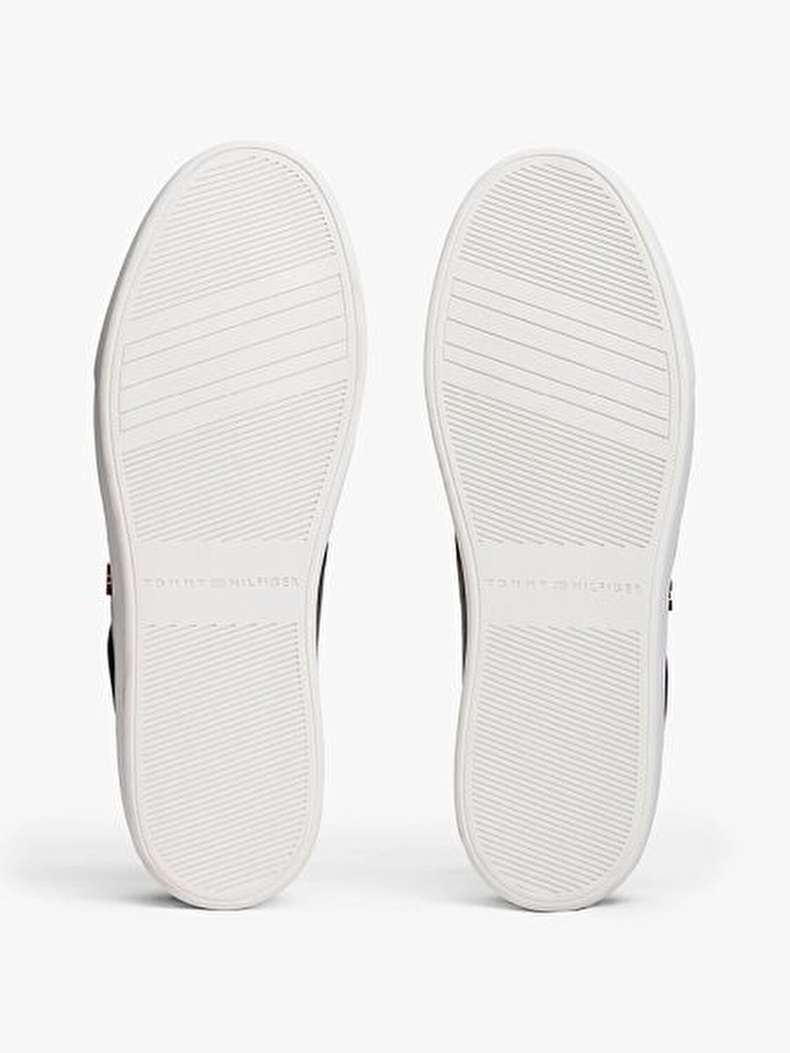 ELEVATED COURT SNEAKER