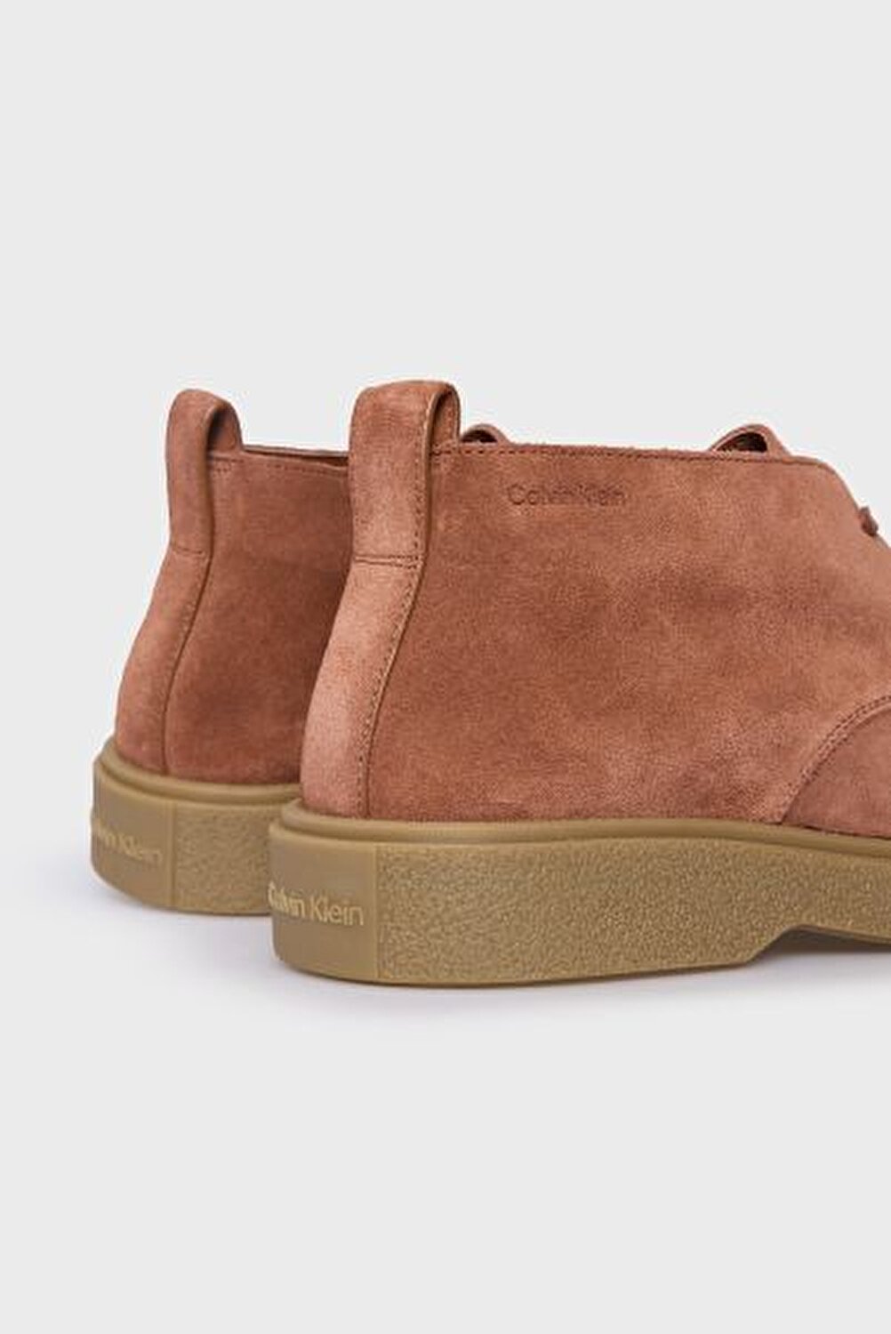 TEXT RUBBER DESERT BOOT SU