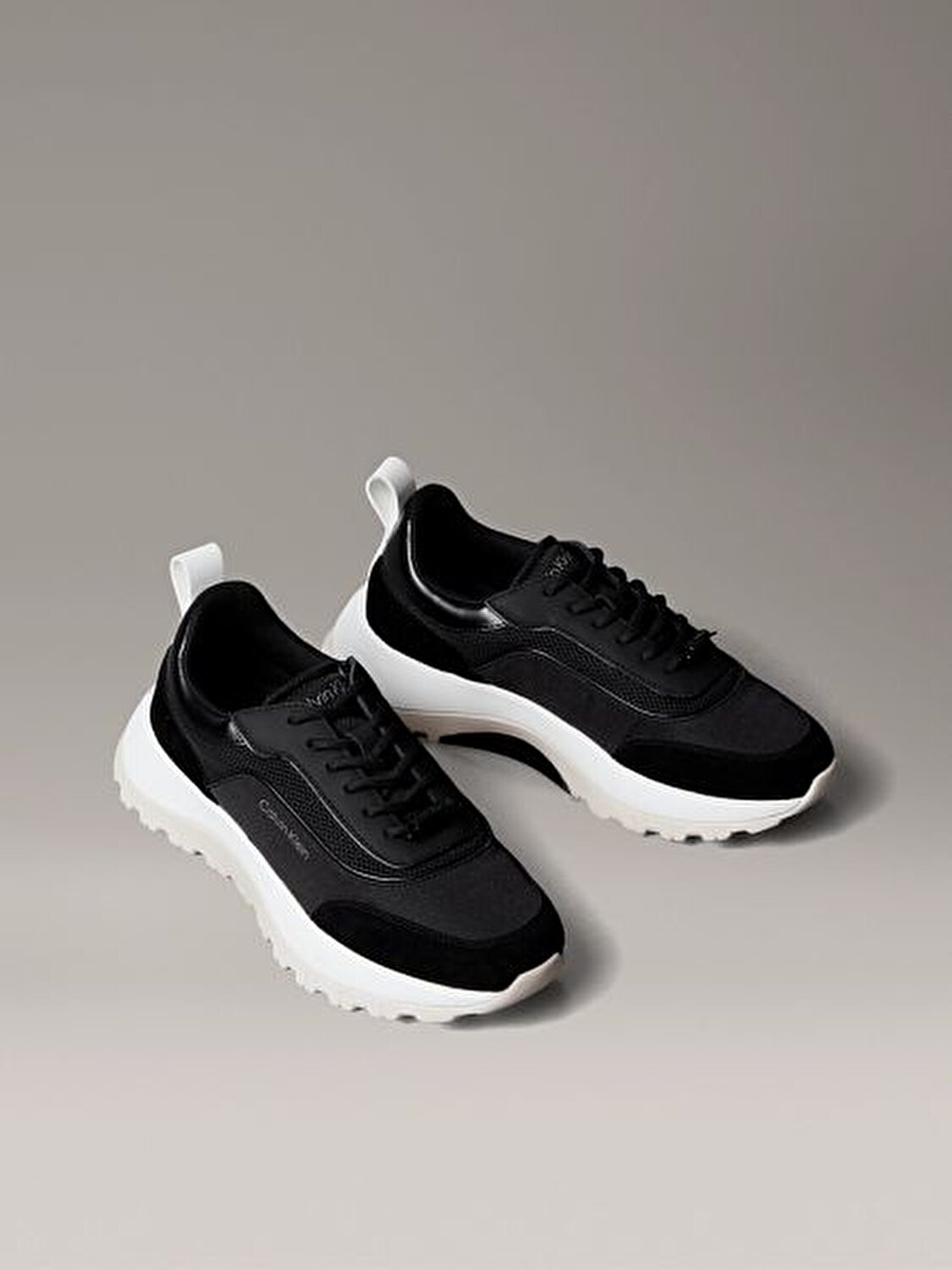 RUNNER LACE UP MESH MIX