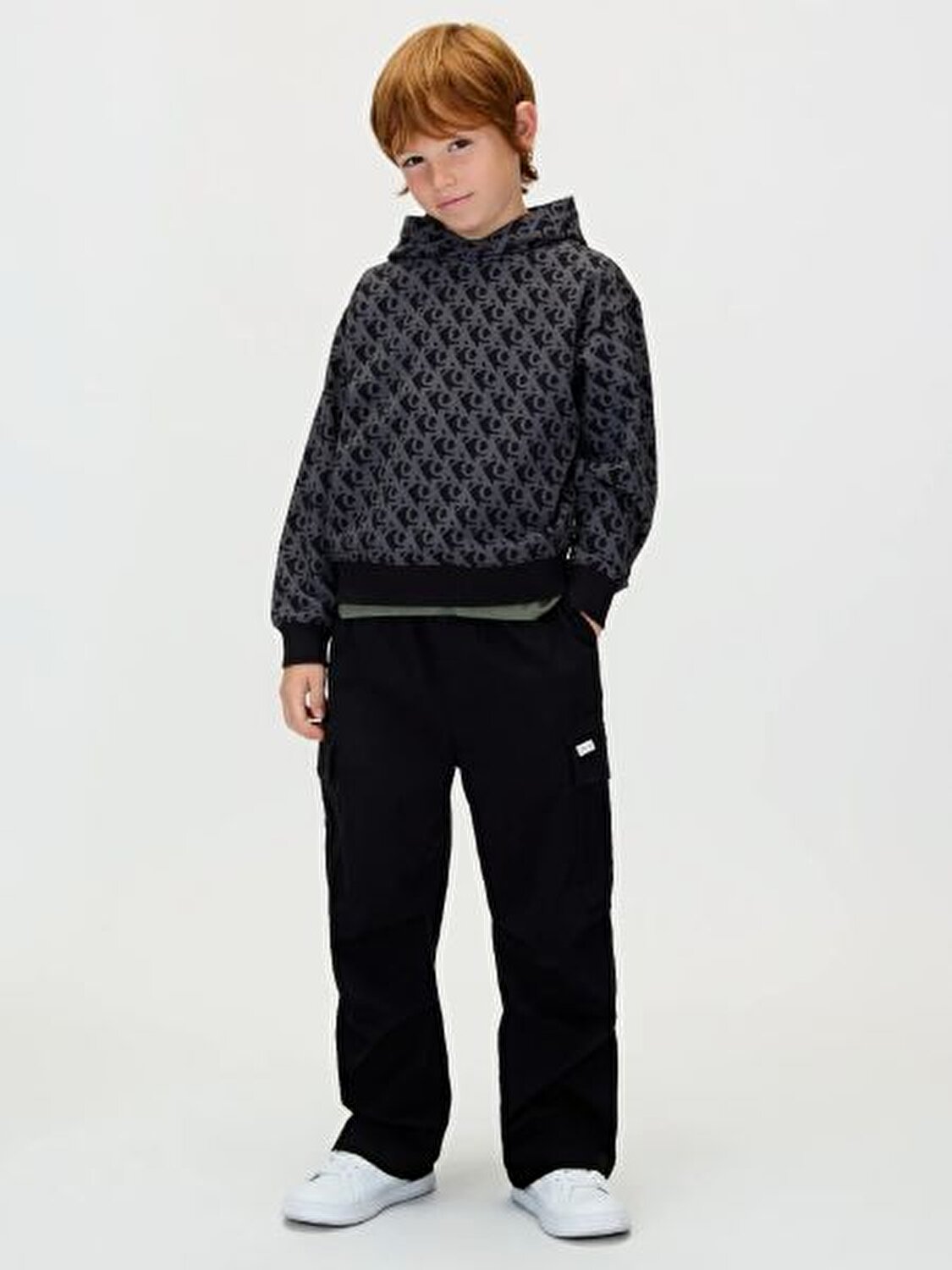 SWEATSHIRT