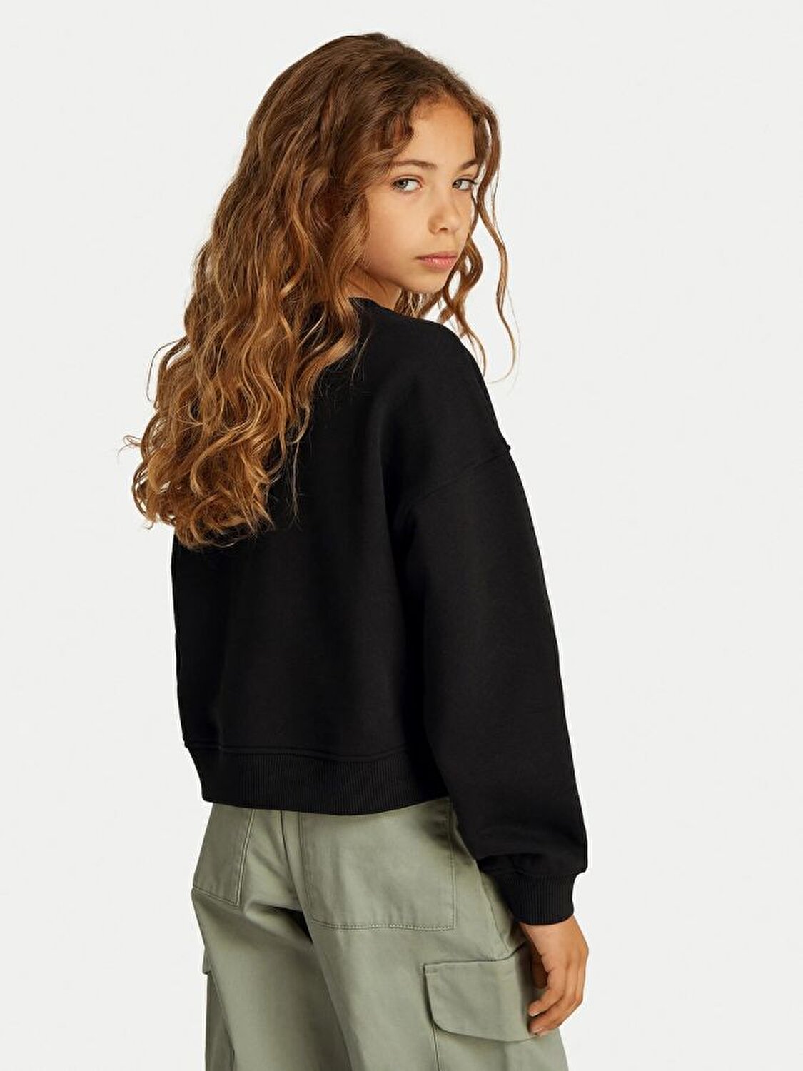 SWEATSHIRT