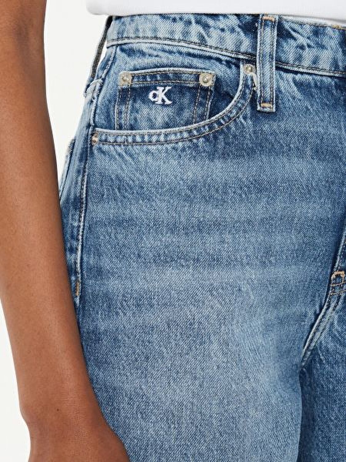 MOM JEAN