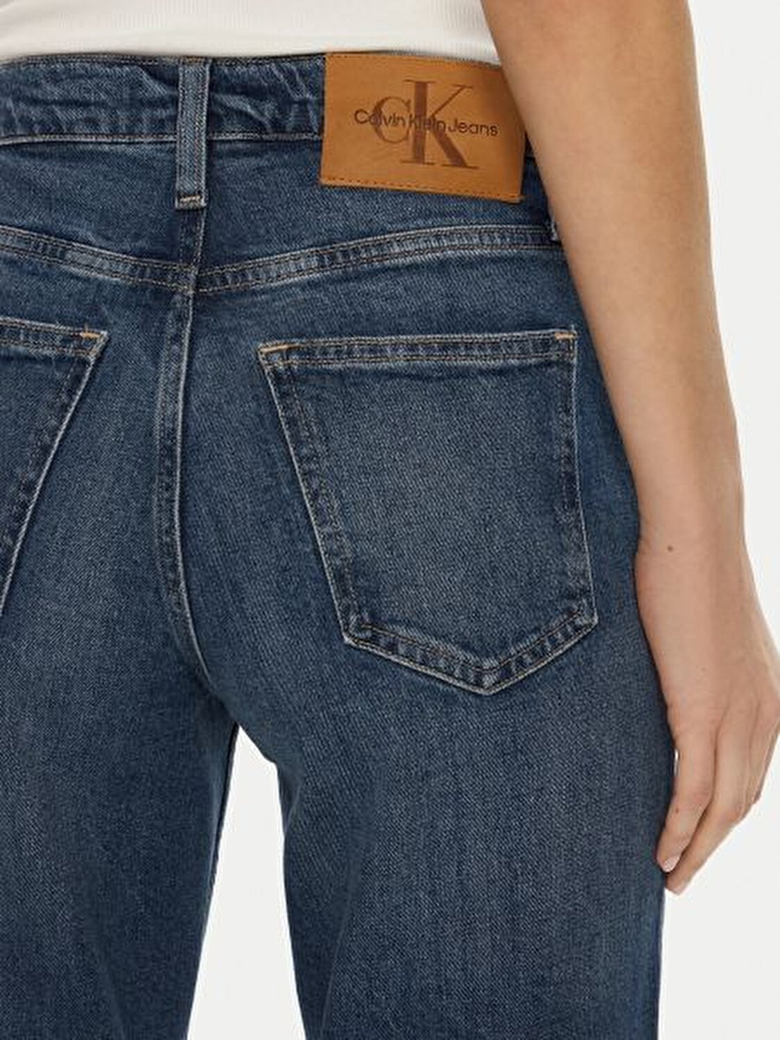 MOM JEAN