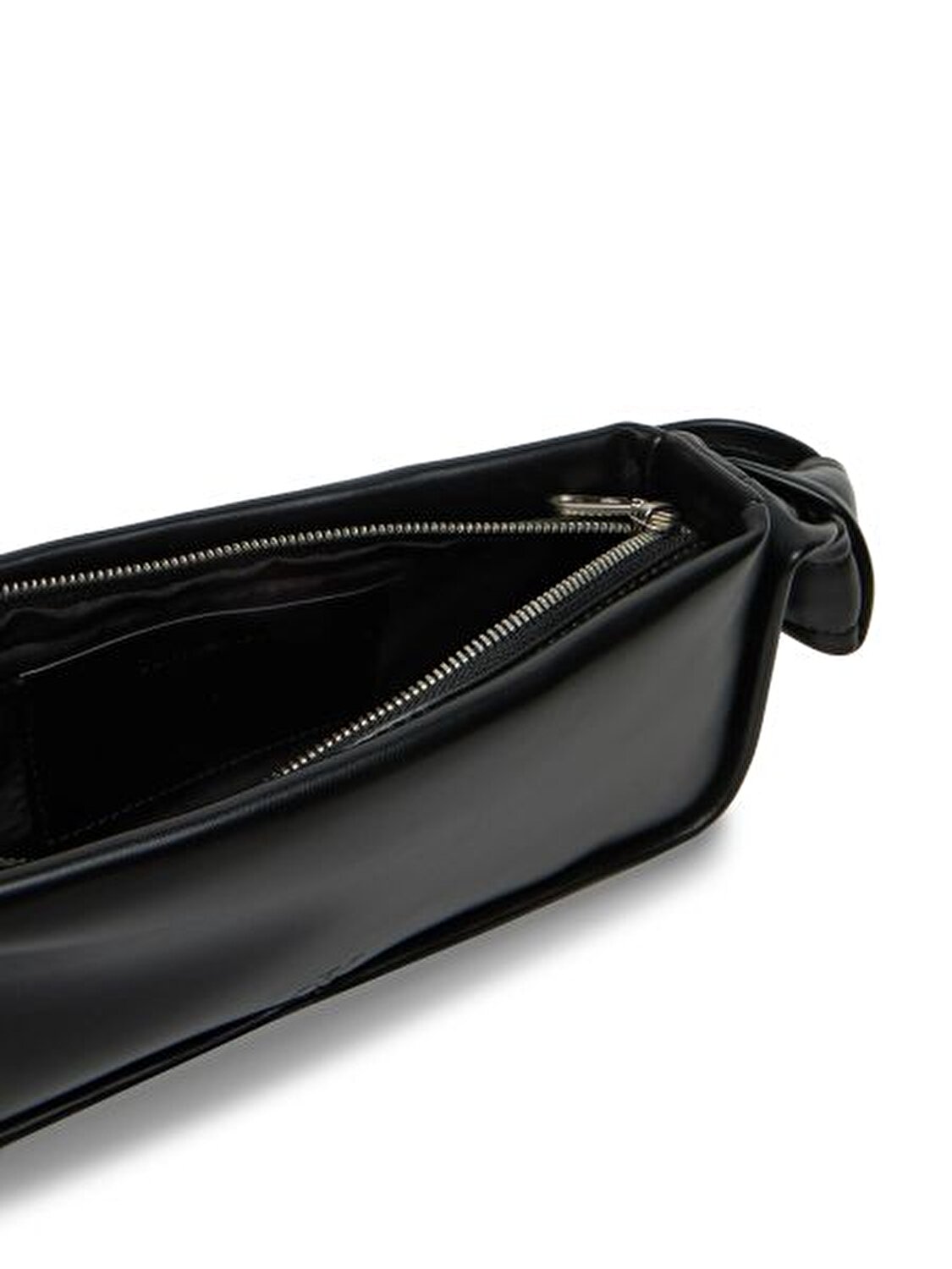 KNOTTED SHOULDER BAG26