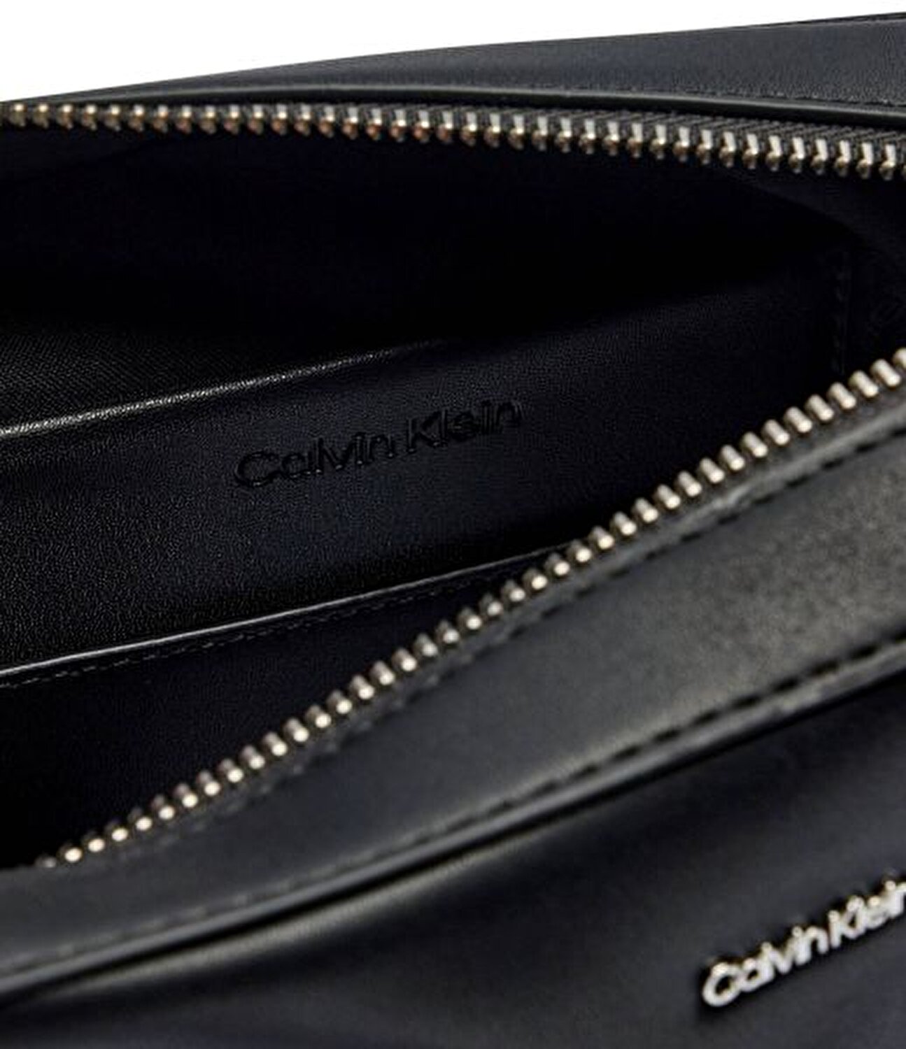 CK MUST SMALL CAMERA BAG