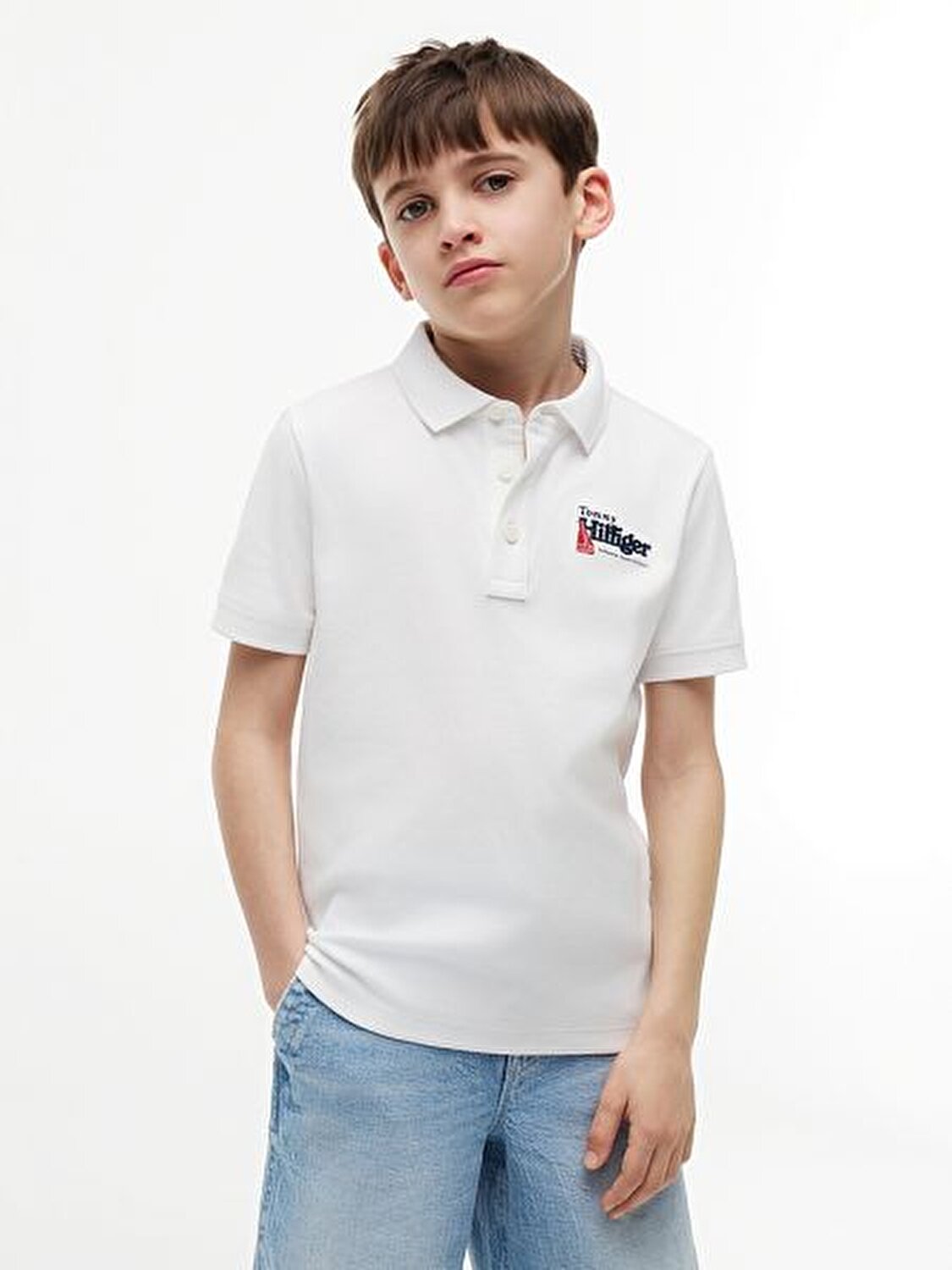 BEYAZ LOGOLU ERKEK ÇOCUK POLO T-SHIRT