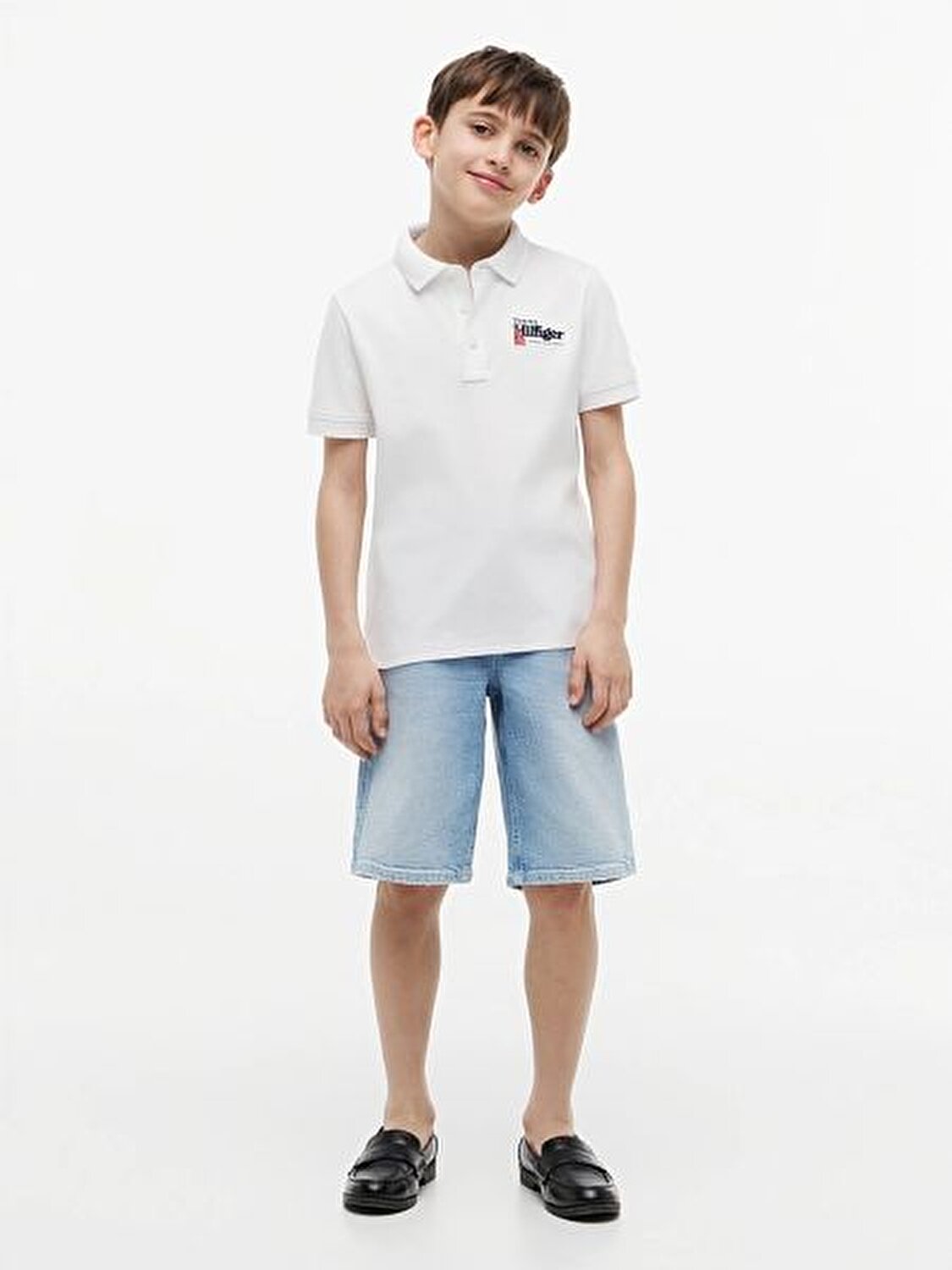BEYAZ LOGOLU ERKEK ÇOCUK POLO T-SHIRT
