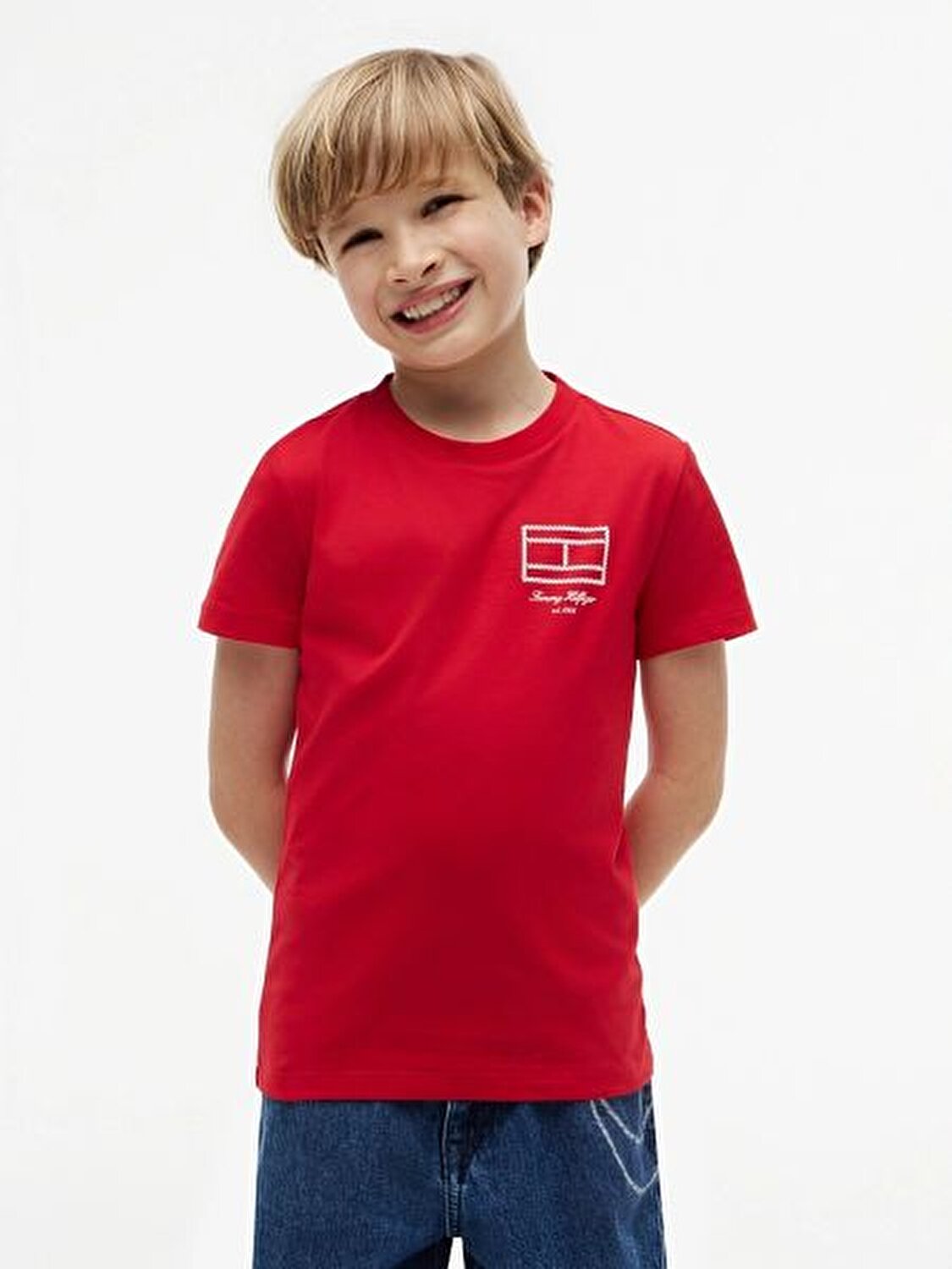 KIRMIZI LOGOLU ERKEK ÇOCUK T-SHIRT