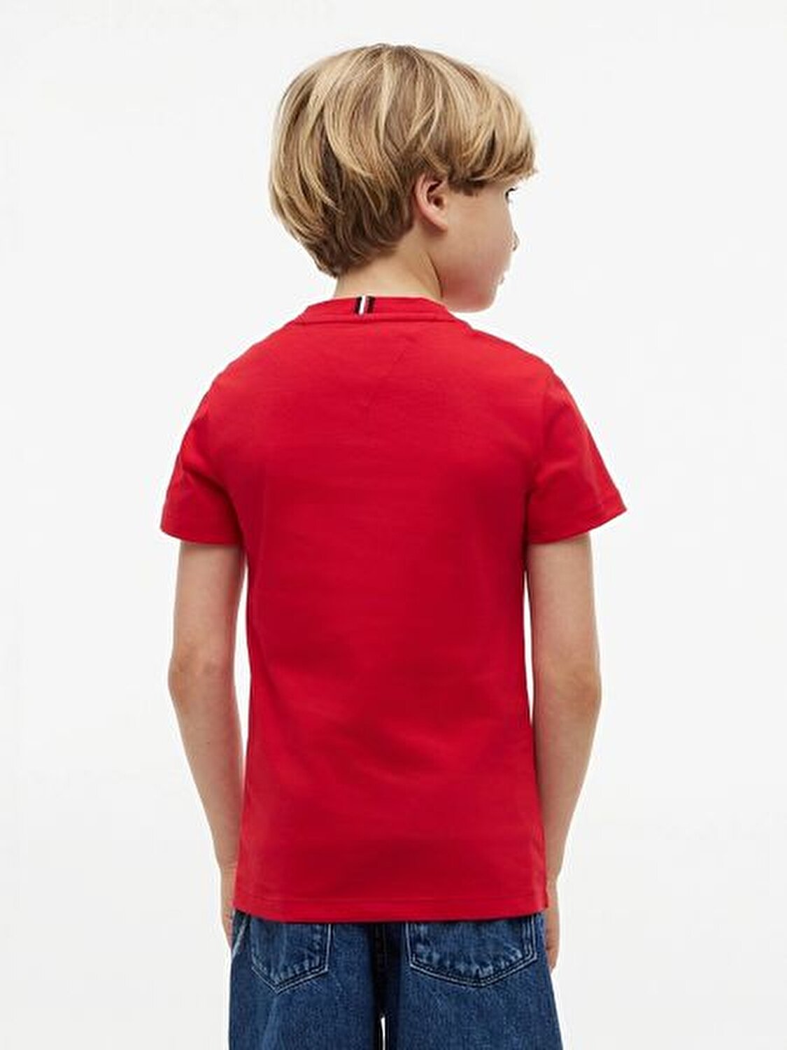 KIRMIZI LOGOLU ERKEK ÇOCUK T-SHIRT