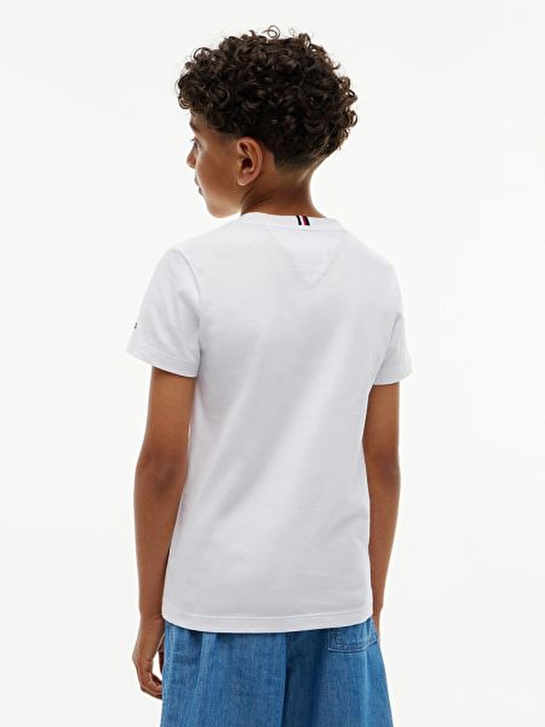 BEYAZ LOGOLU ERKEK ÇOCUK T-SHIRT