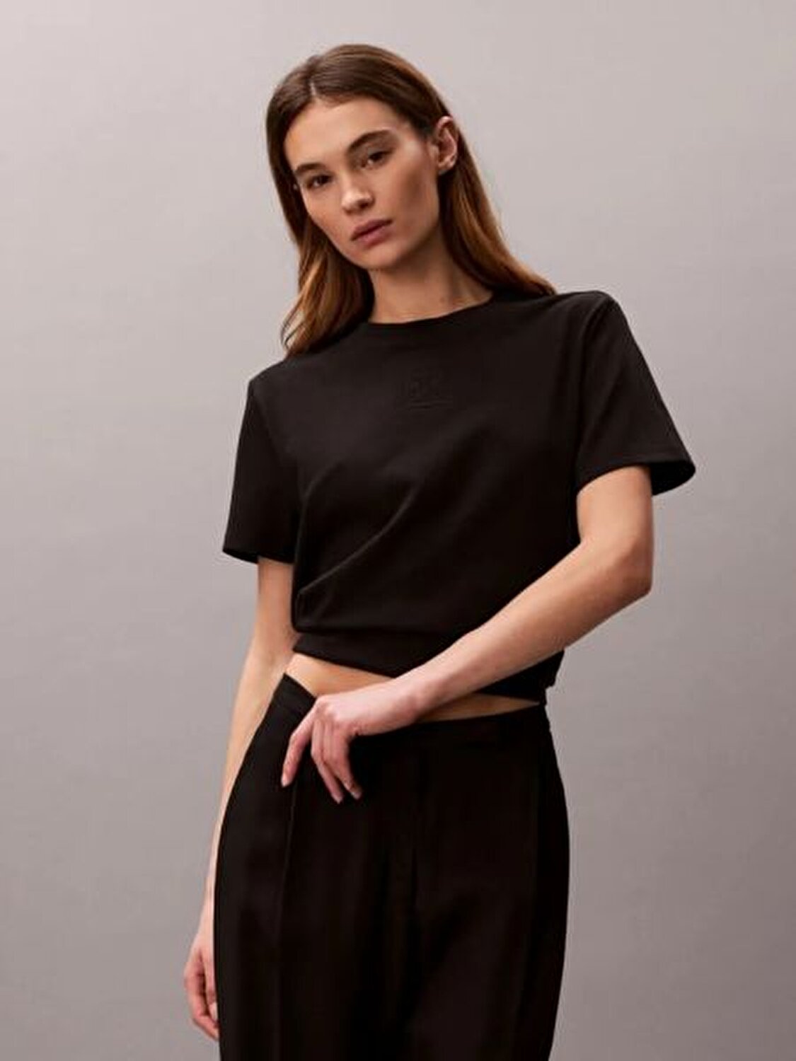 SİYAH LOGOLU KADIN T-SHIRT
