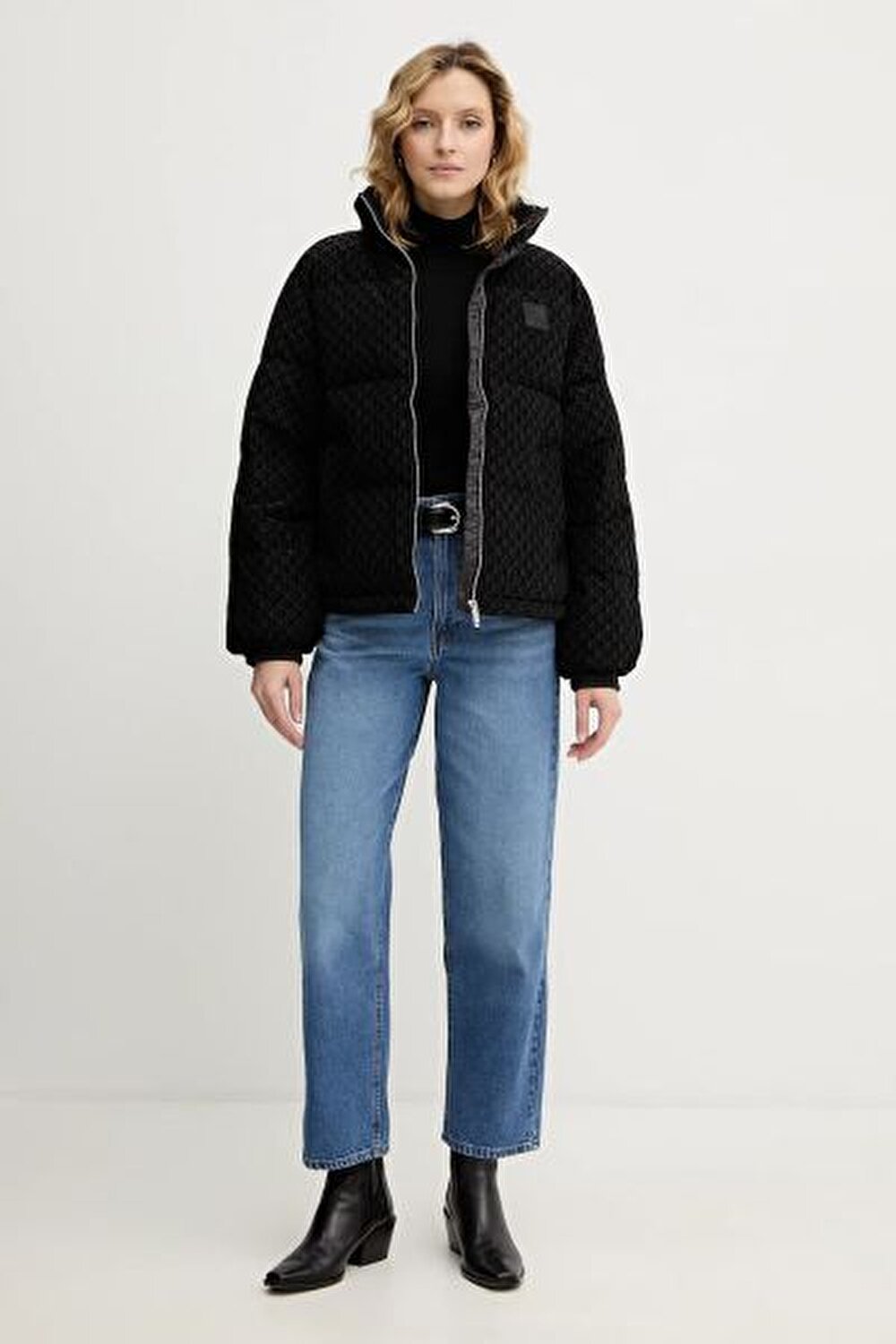 SİYAH DESENLİ KADIN ŞİŞME MONT