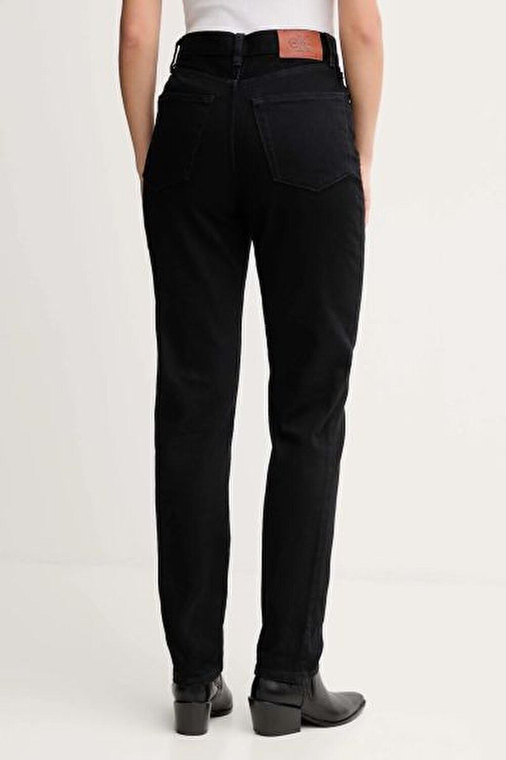 NEW MOM JEAN SOFT BLACK
